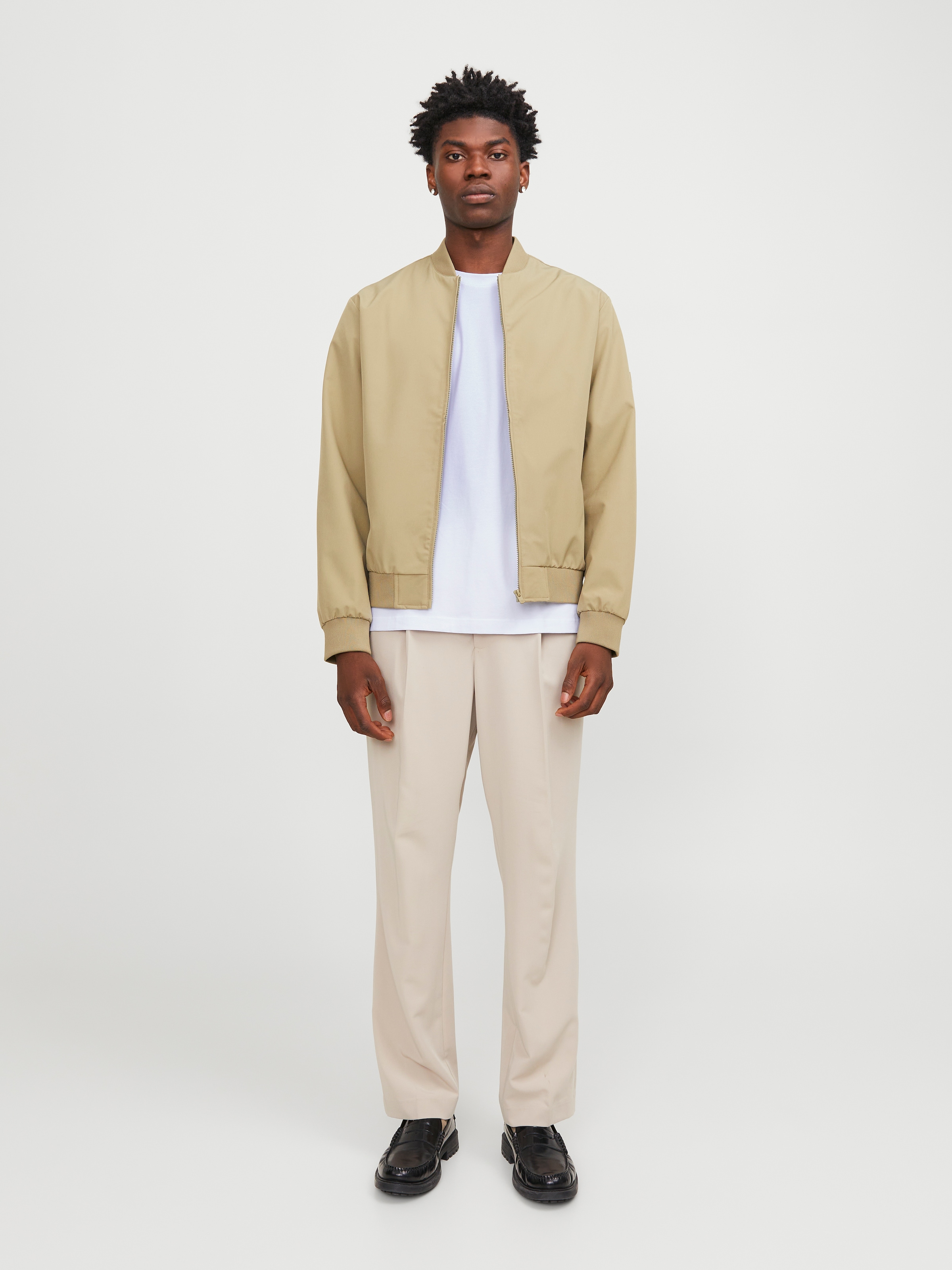 Jack & Jones Shirt à col rond »JJEURBAN EDGE TEE SS O-NECK NOOS« mit Rundhalsausschnitt