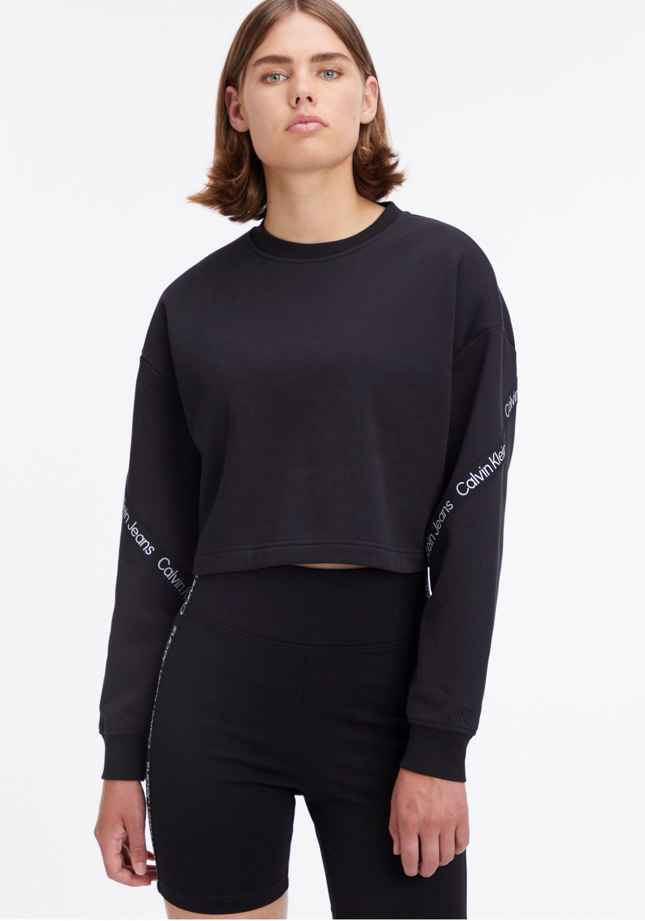 ♕ Calvin Klein Jeans Sweatshirt, mit Logo-Tape Applikationen  versandkostenfrei bestellen