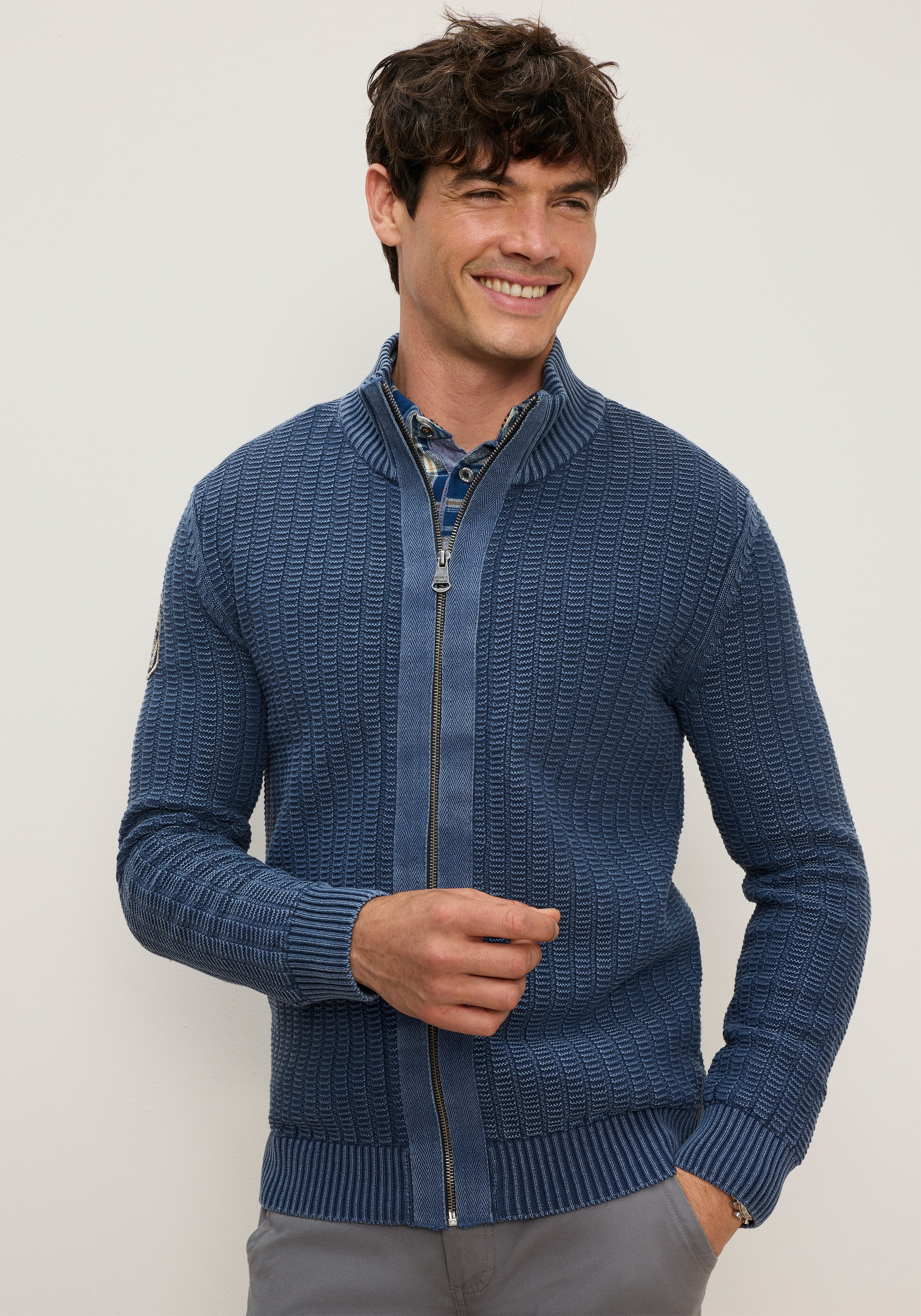 Man's World Strickjacke »Neue Kollektion! Highlight washed Strickstruktur« Regular Fit, Strukturmuster, mit Stehkragen, mit Reissverschluss