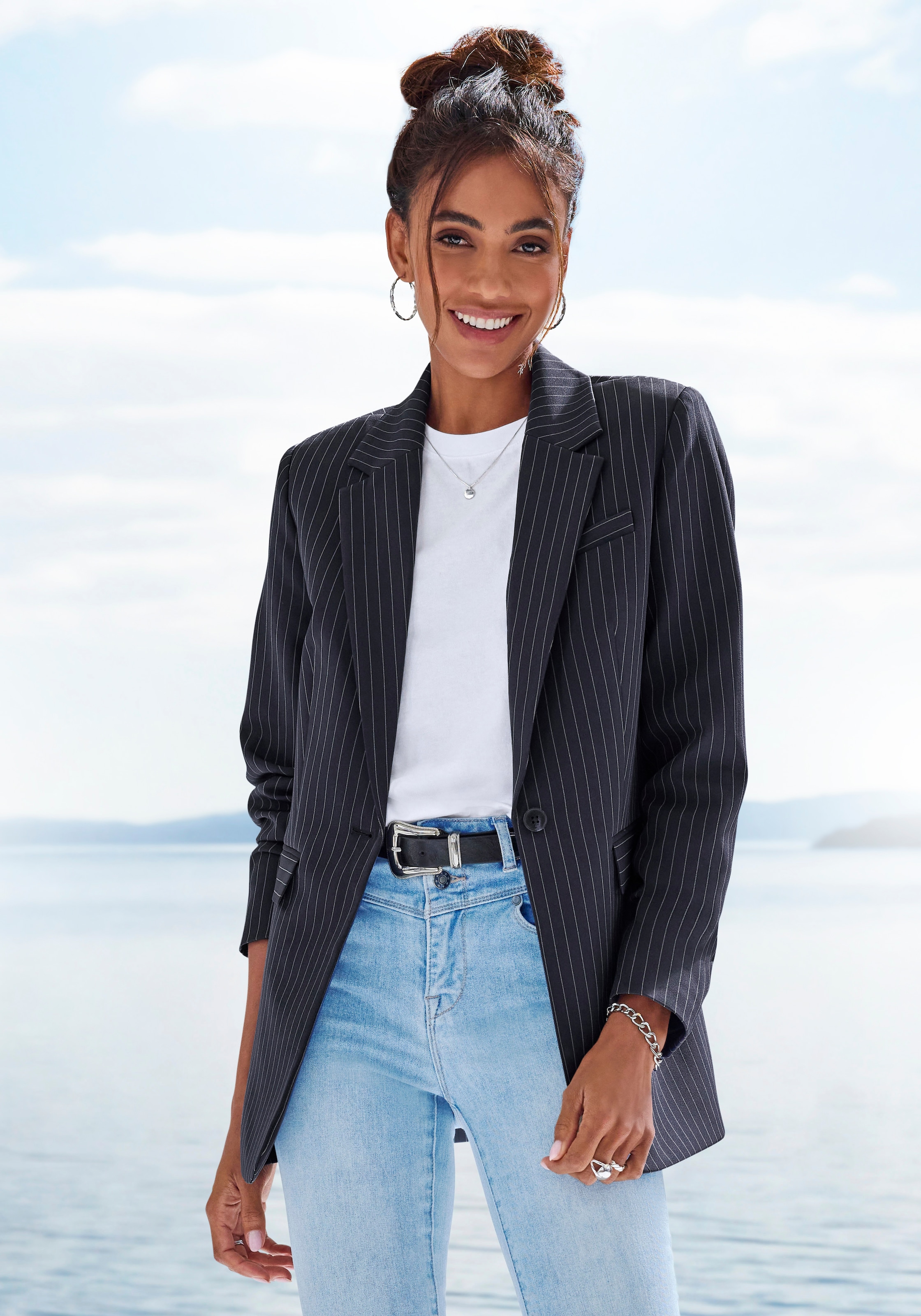 Image of LASCANA Longblazer mit Nadelstreifen, Damenblazer, festlich