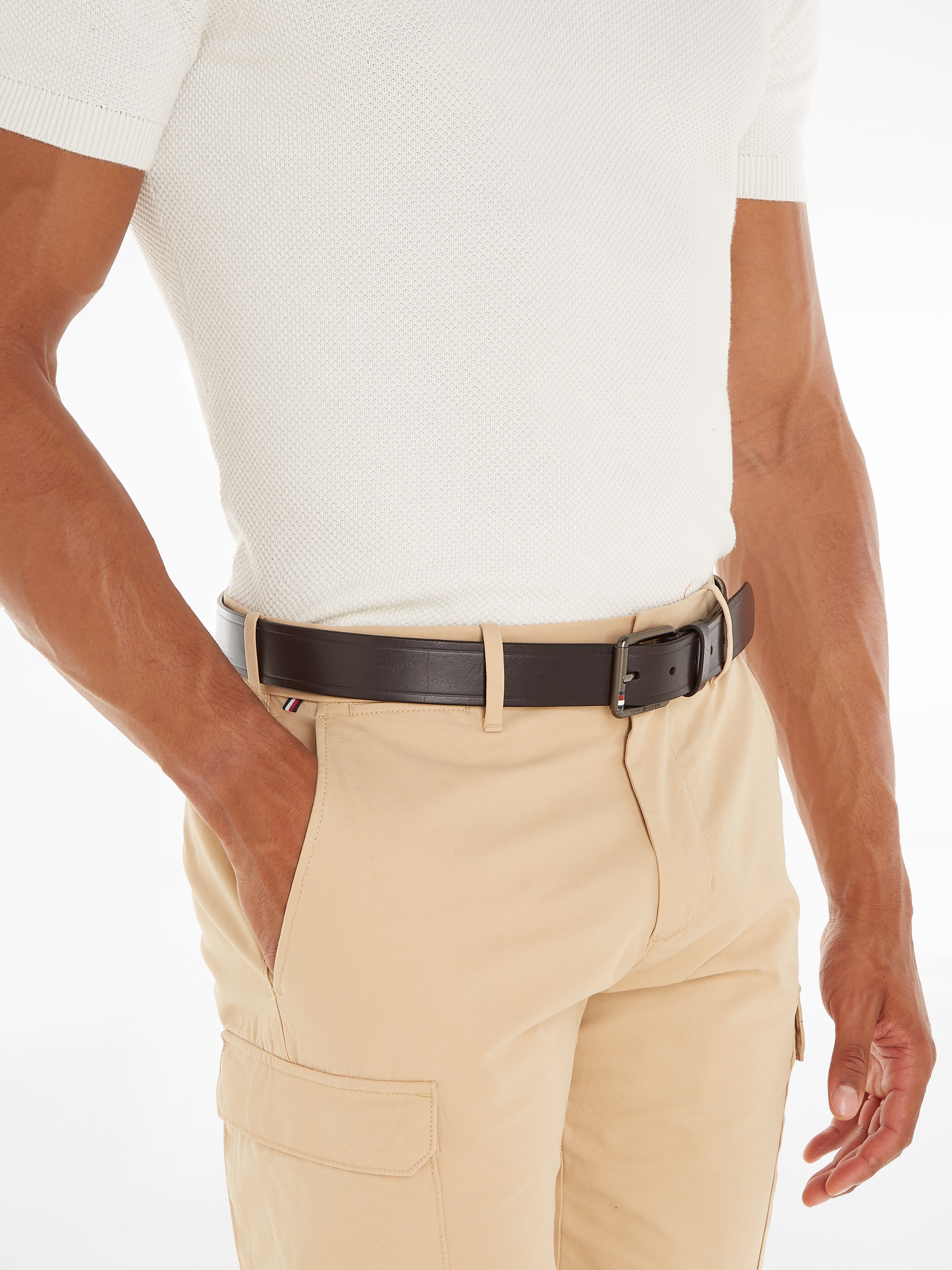 Tommy Hilfiger Ledergürtel »CASUAL 3.5«, mit Metall-Label an der Schliesse