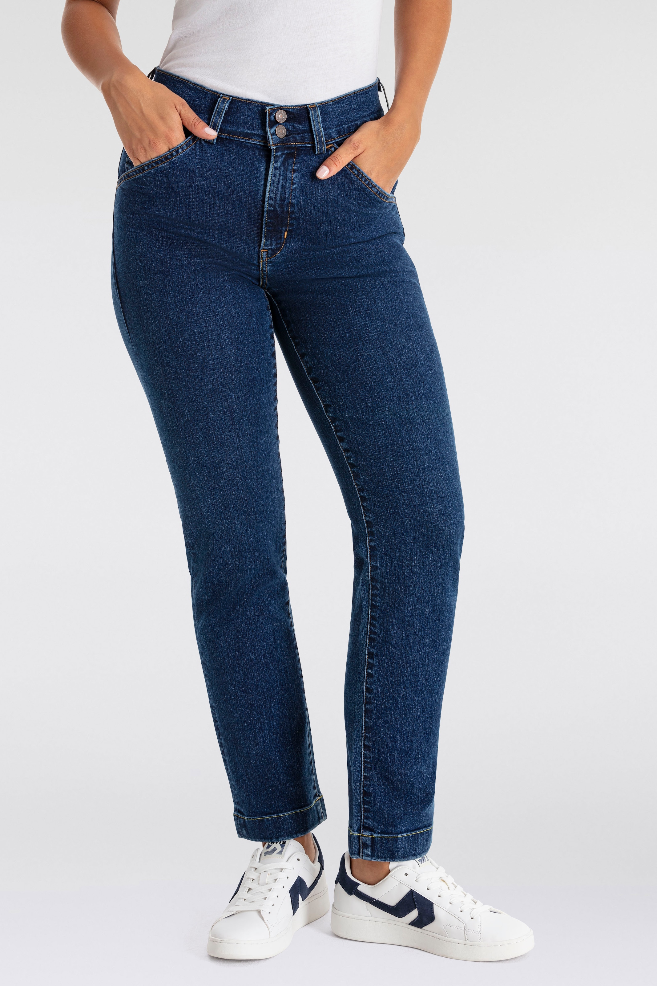 Levi's® Straight-Jeans »TAILORED 724 STRAIGHT«