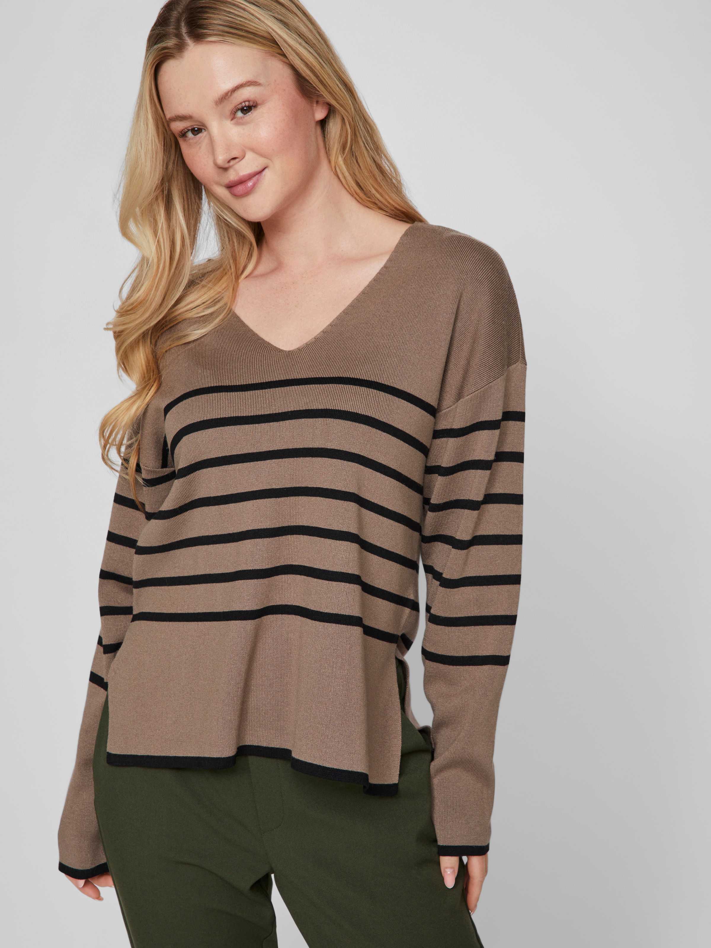 Vila V-Ausschnitt-Pullover »VIOSTRIA V-NECK L/S REV TOP-NOOS«