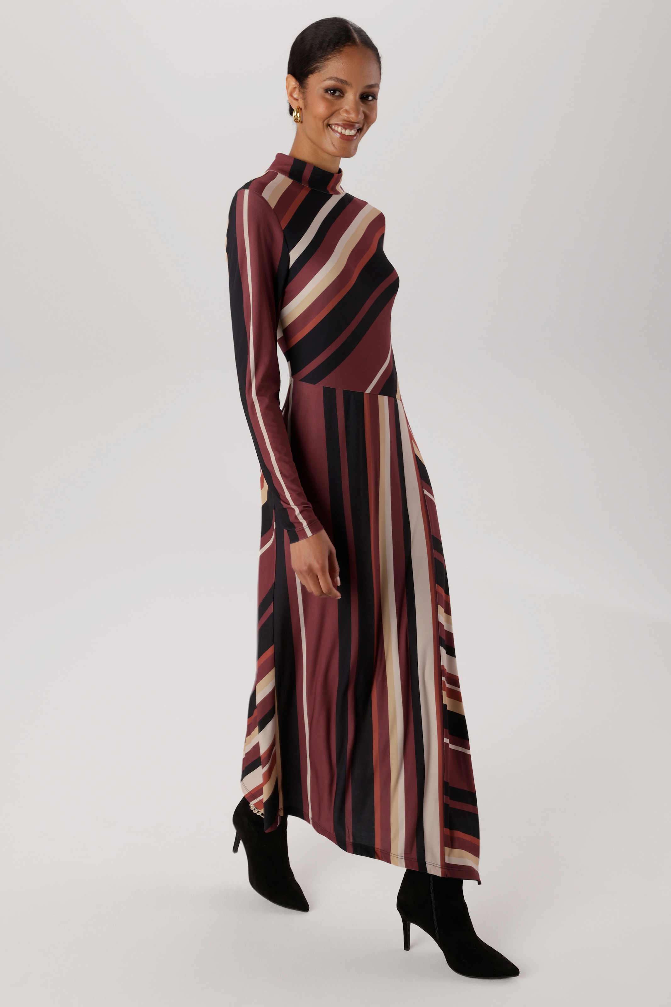 Image of Aniston SELECTED Maxikleid Hinten mit 2 Knöpfen am Kragen zu schliessen - NEUE KOLLEKTION
