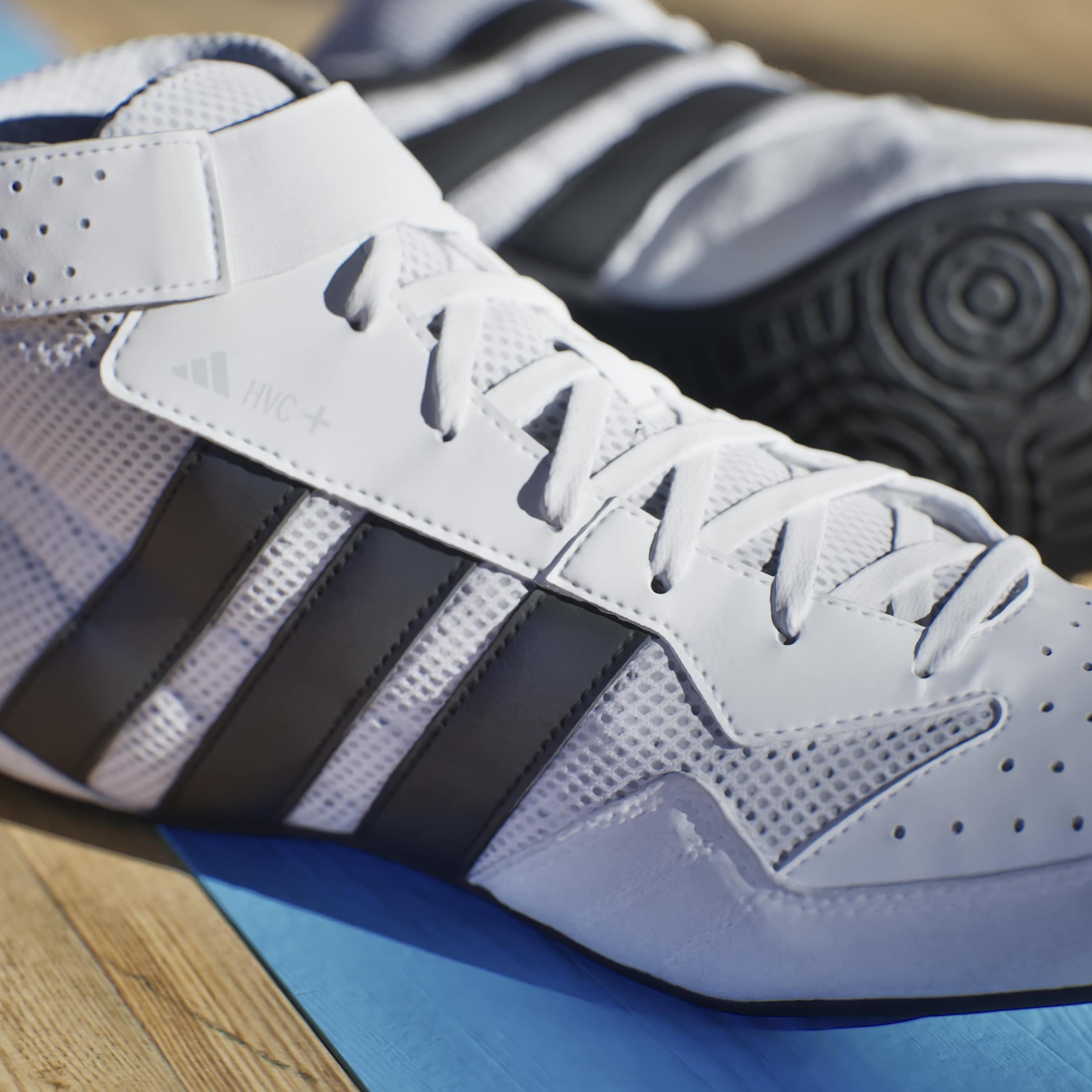 adidas Performance Chaussure d'entraînement »HVC PLUS«  Chaussure à empiècements contrastés