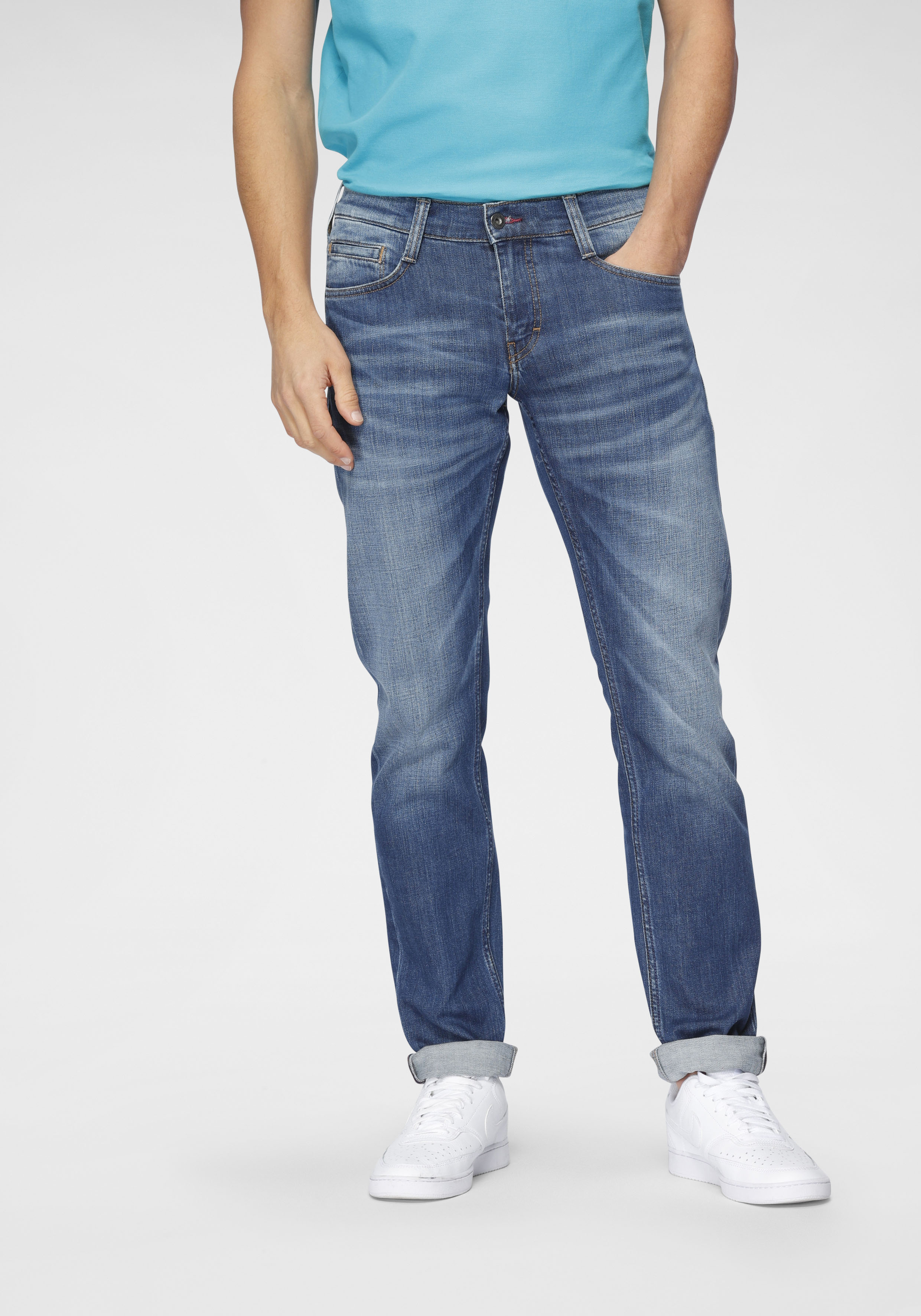 Image of MUSTANG 5-Pocket-Jeans »Oregon«, mit leichten Abriebeffekten bei Ackermann Versand Schweiz