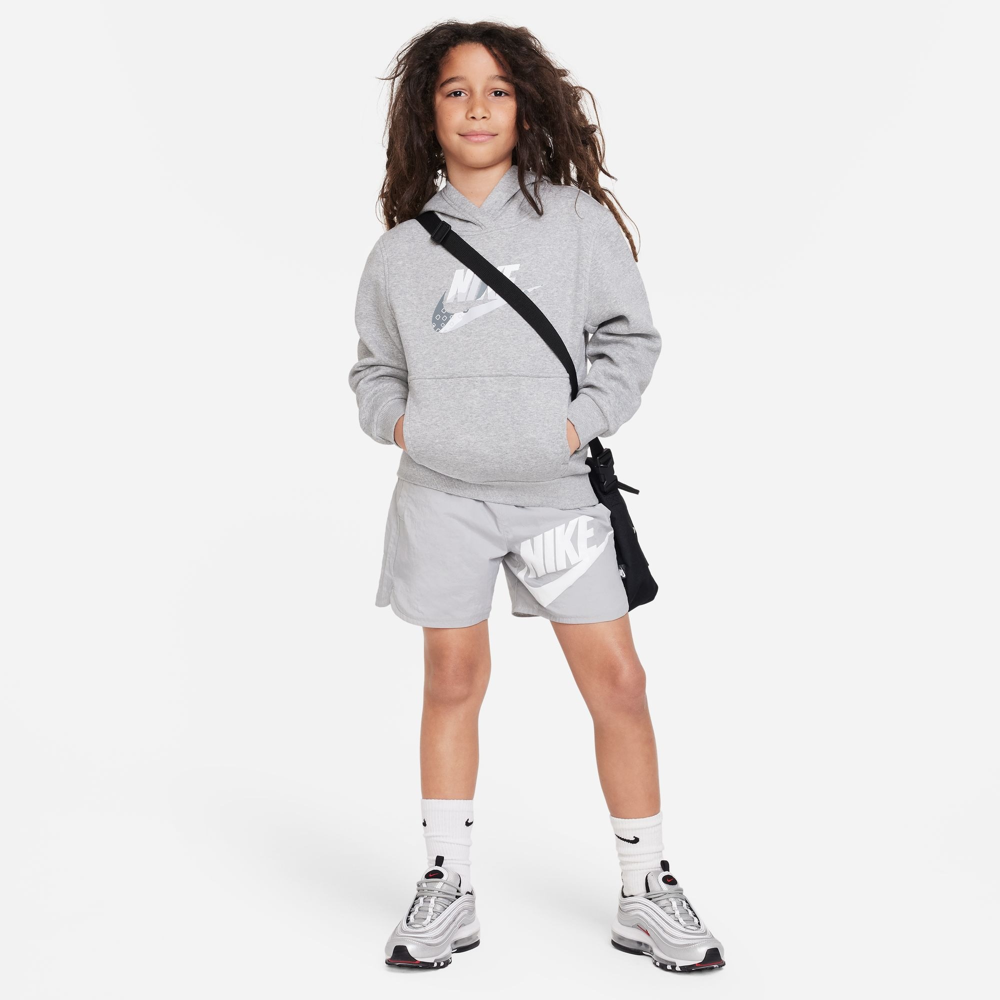 Nike Sportswear Kapuzensweatshirt »CLUB FLEECE BIG KIDS' GRAPHIC HOODIE«