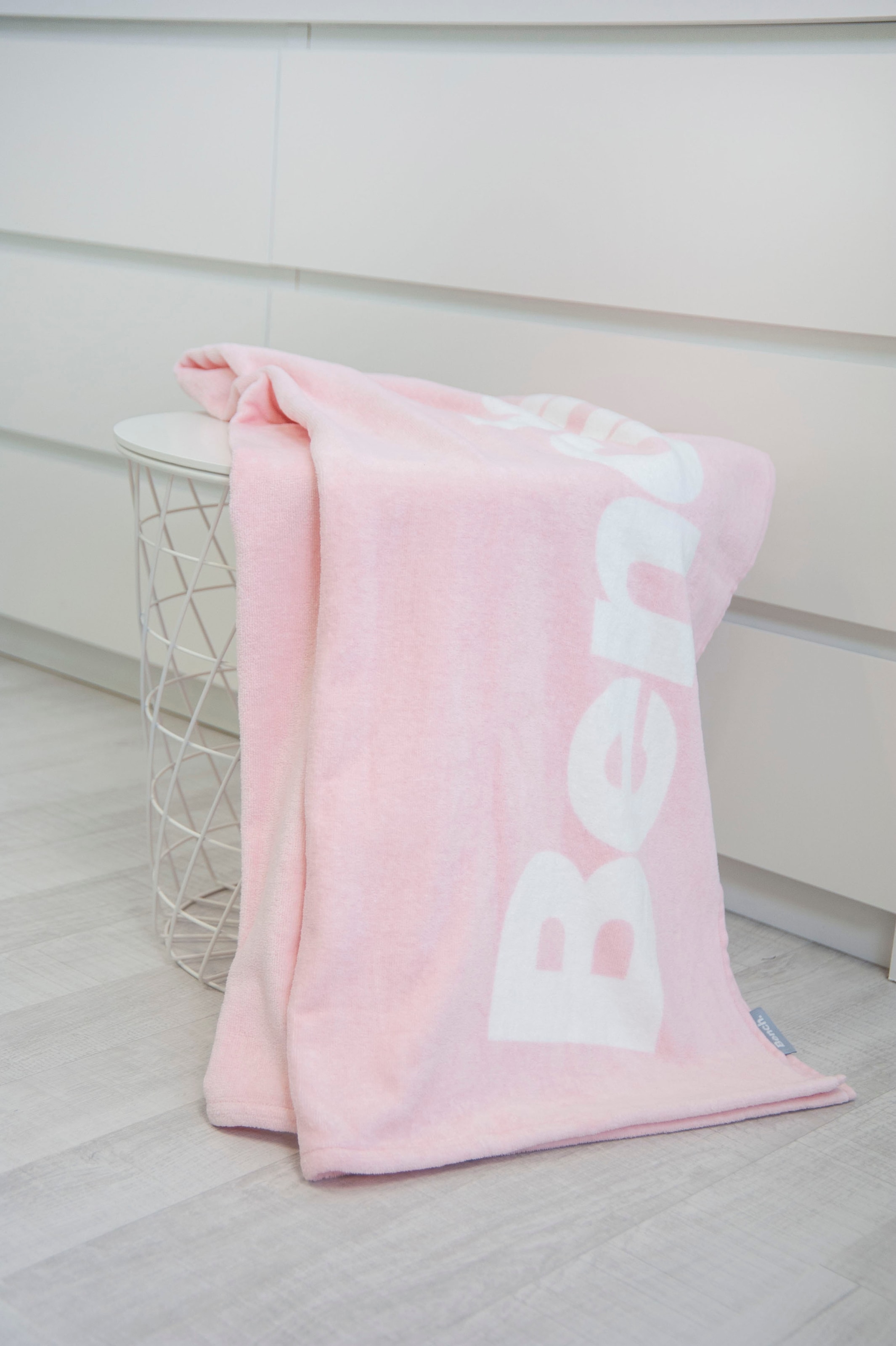 Bench. Strandtuch »Bench« mit dekorativem "Bench" Schriftzug