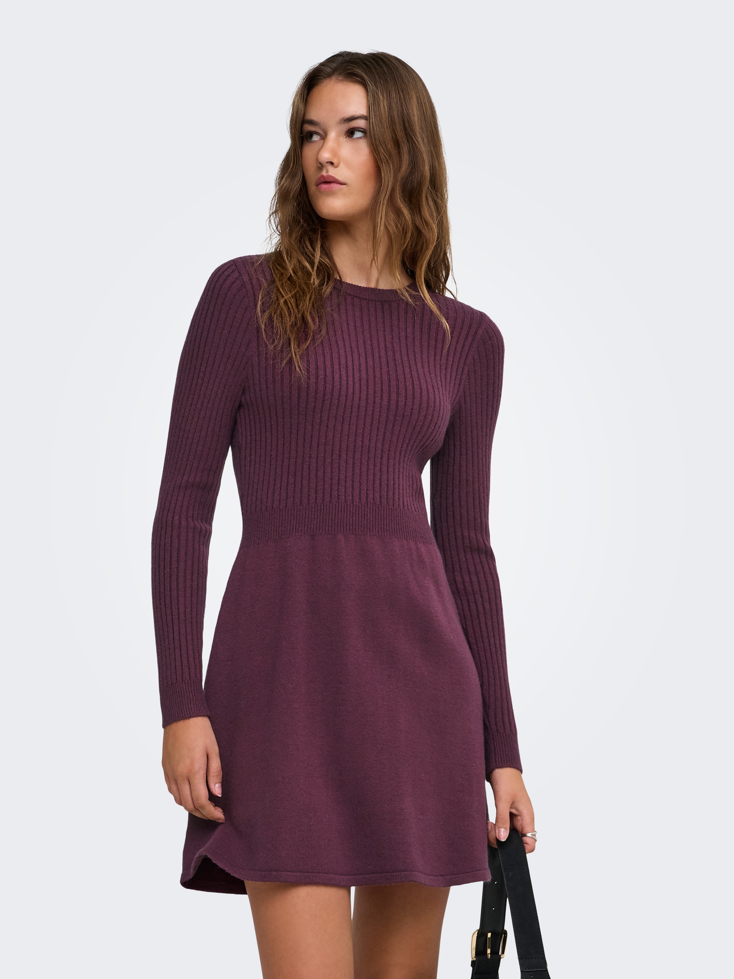 ONLY Strickkleid »ONLFIA LS FIT FLARE ONEC DRESS CS KNT« Viskosemischung, normal geschnitten