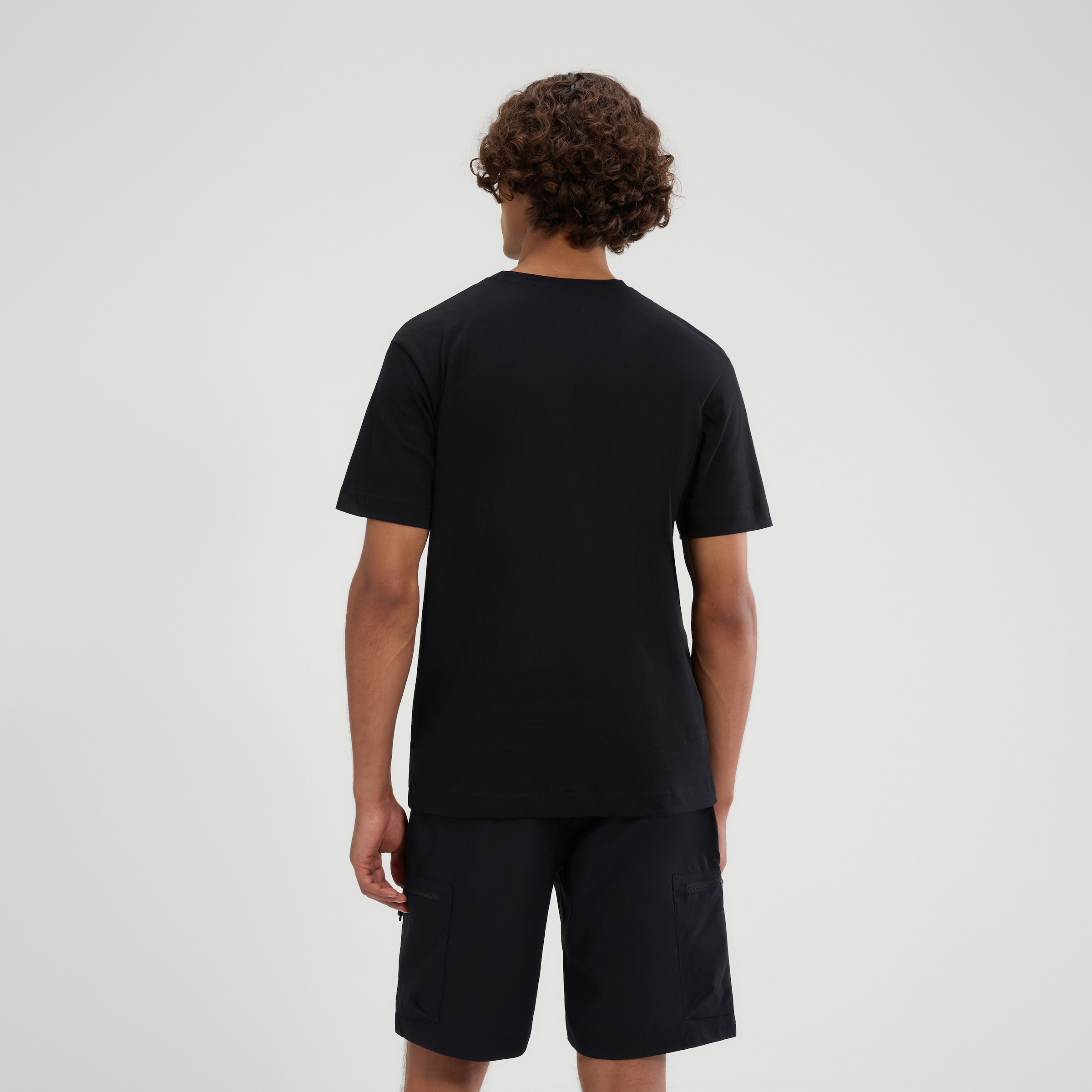 Ellesse T-Shirt »VENIRE TEE« Kurzarm, Rundhalsausschnitt