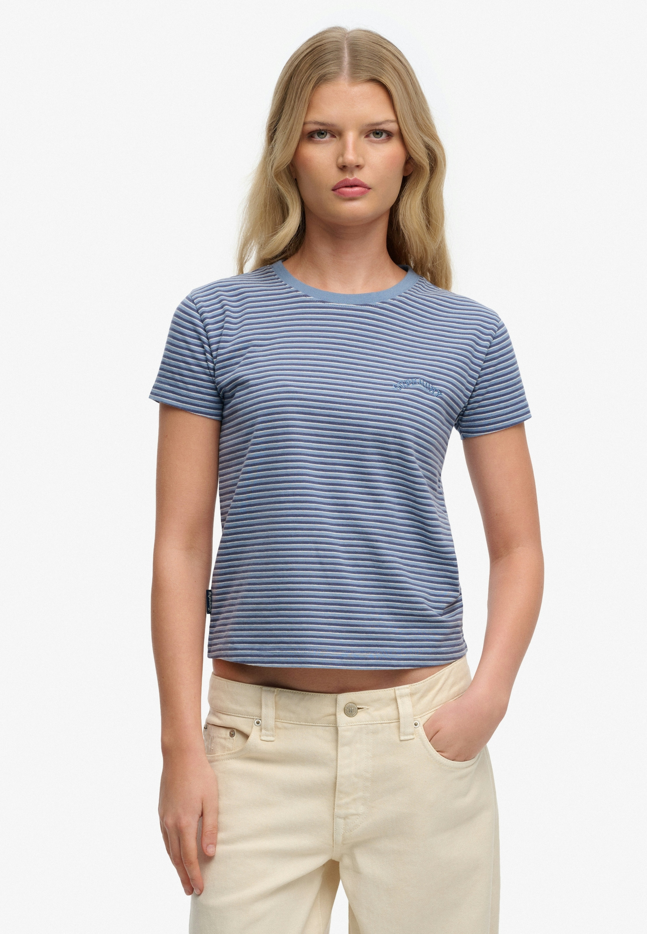 Image of Superdry T-Shirt "ESSENTIAL LOGO STR FITTED TEE" angenehmes Tragegefühl durch besonders weiche Haptik