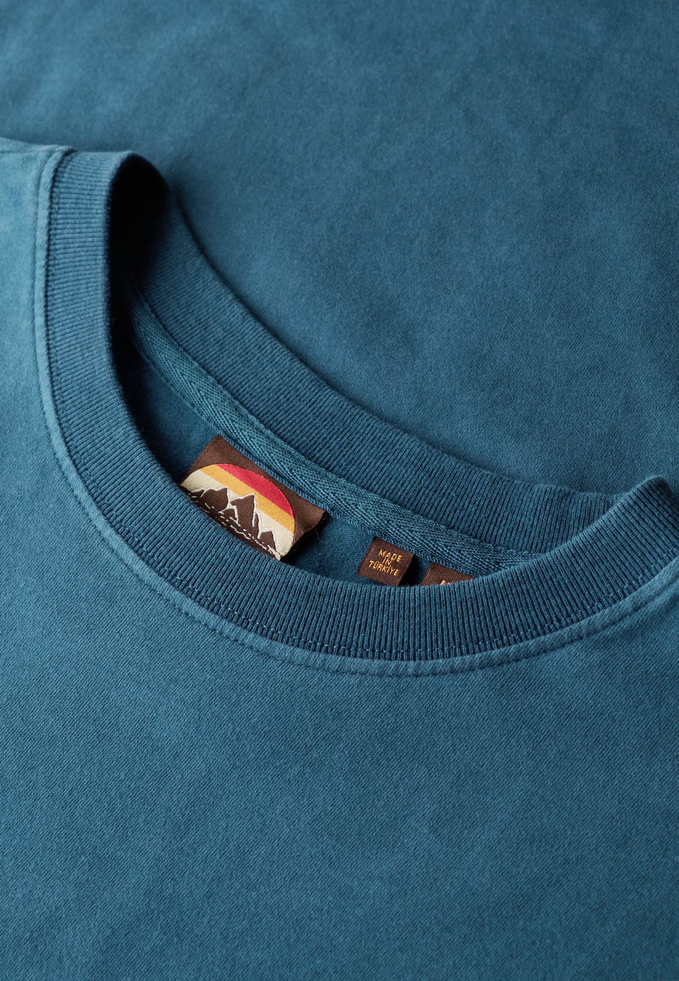 Superdry Rundhalsshirt »CLASSIC CORE LOGO SHADOW TEE«