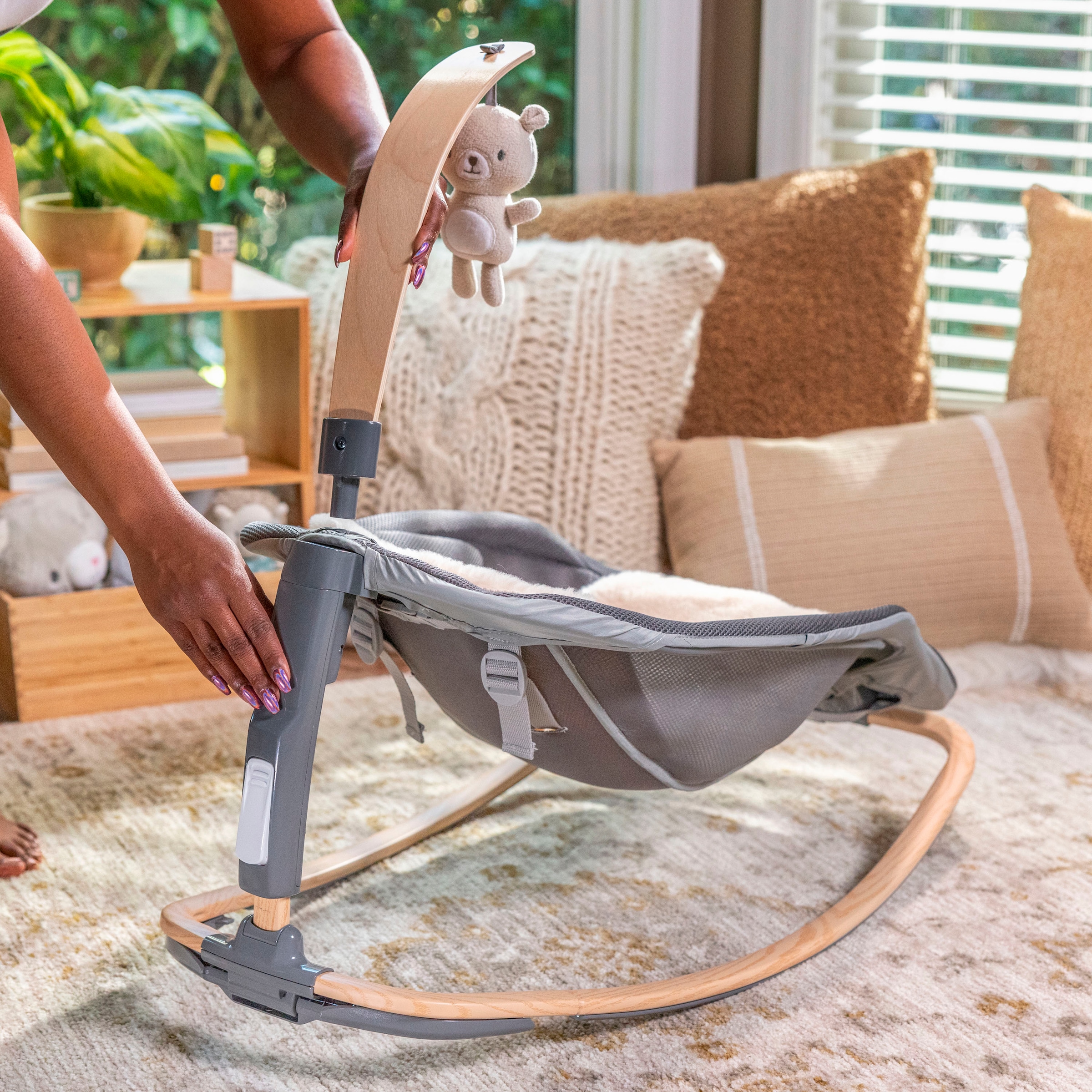 ingenuity Babywippe »Every Season™ Rocking Seat - Wesley™« bis 18,14 kg mit Melodien und Geräuschen