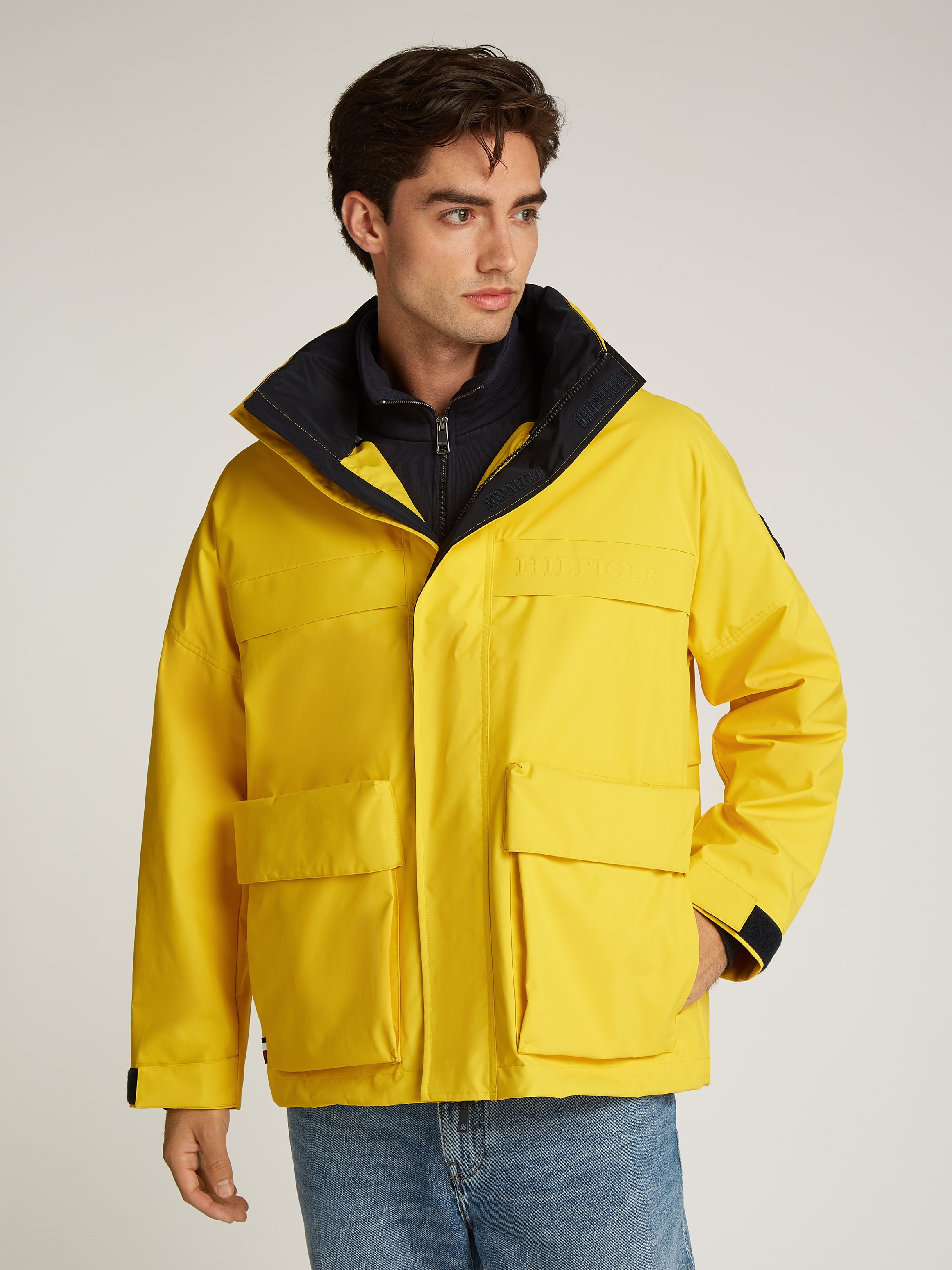 Tommy Hilfiger Outdoorjacke »REGATTA MID LENGTH JACKET«, mit Kapuze, verstaubare Kapuze mit Reissverschlussfach