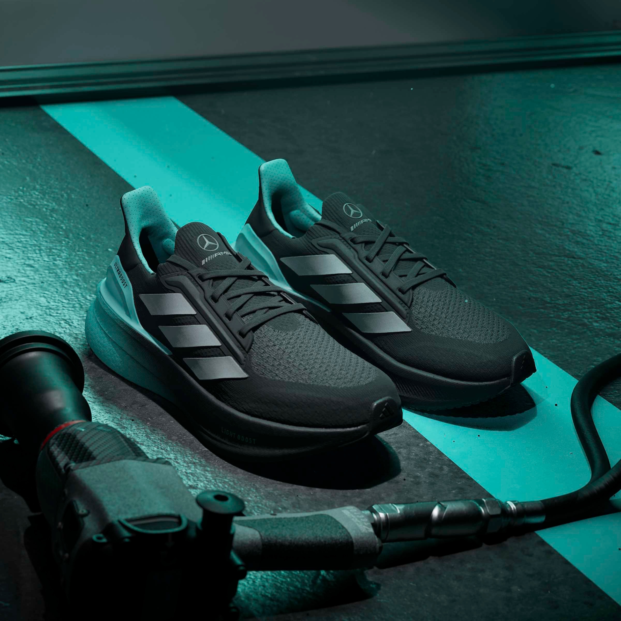 adidas Performance Chaussure de course »ULTRABOOST 5X M MER«  Mercedes AMG Motorsport