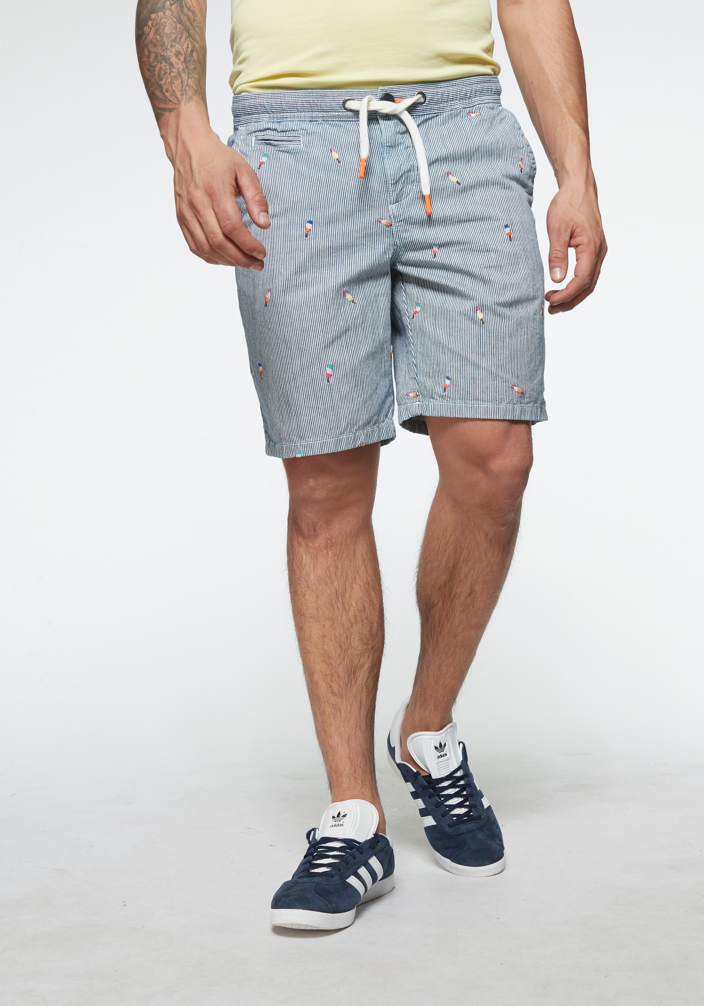 Image of Superdry Chinoshorts bei Ackermann Versand Schweiz