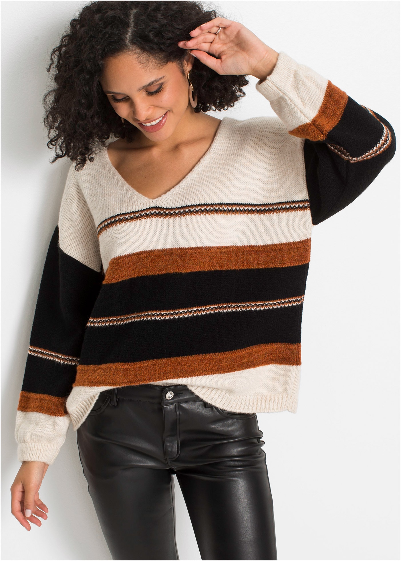 Image of bonprix V-Ausschnitt-Pullover aus weichem Materialmix, mit V-Ausschnitt, lässig geschnitten