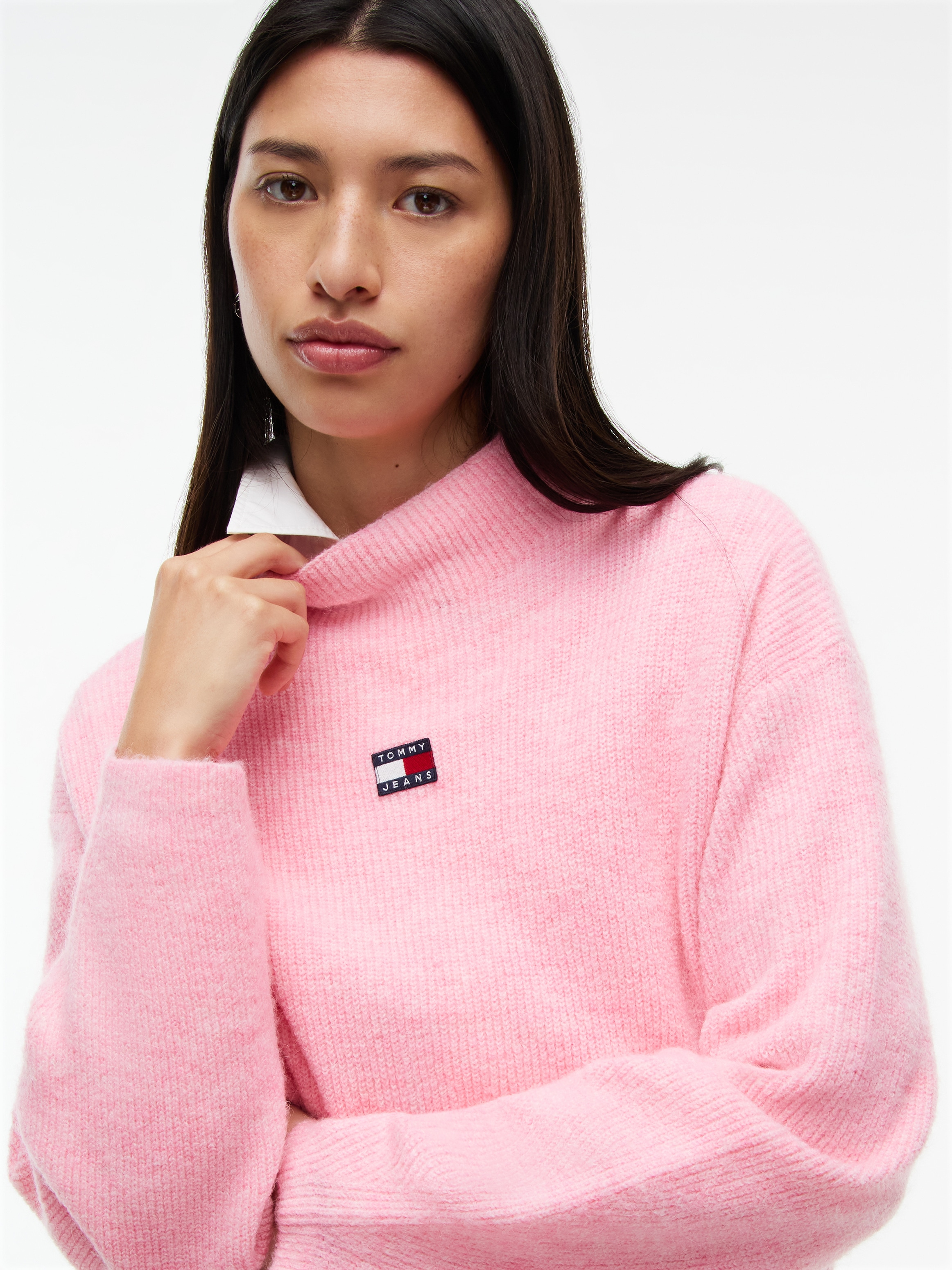 Tommy Jeans Stehkragenpullover »TJW MOCKNECK BADGE SWEATER EXT« Materialmix mit Alpaka