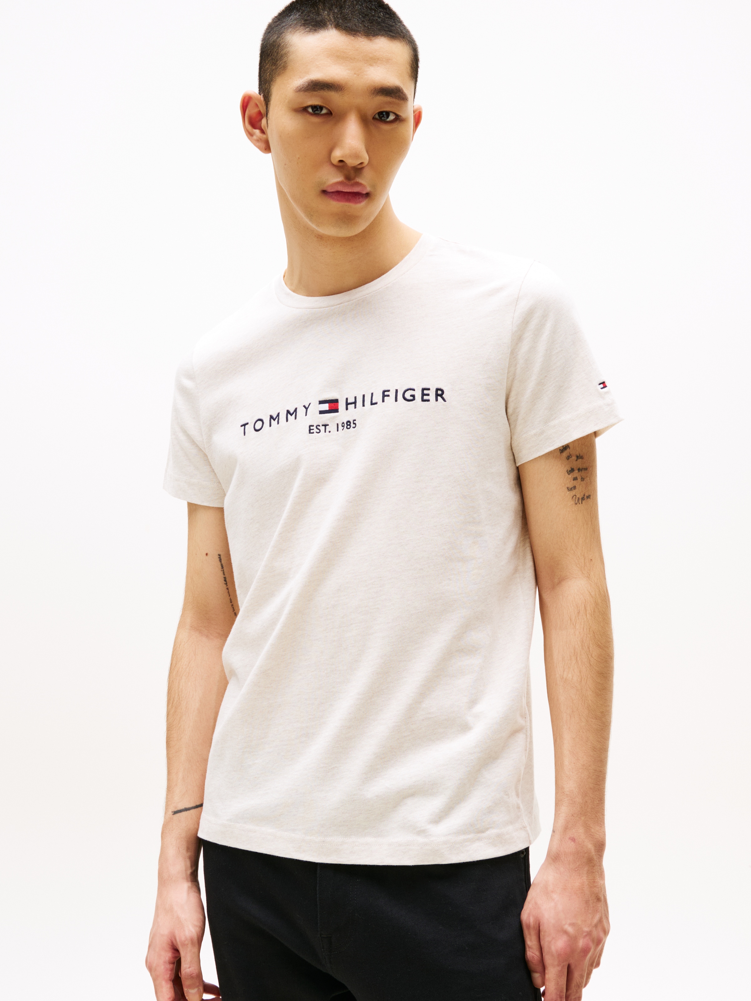 Tommy Hilfiger T-shirt »TOMMY LOGO« aus reiner Baumwolle