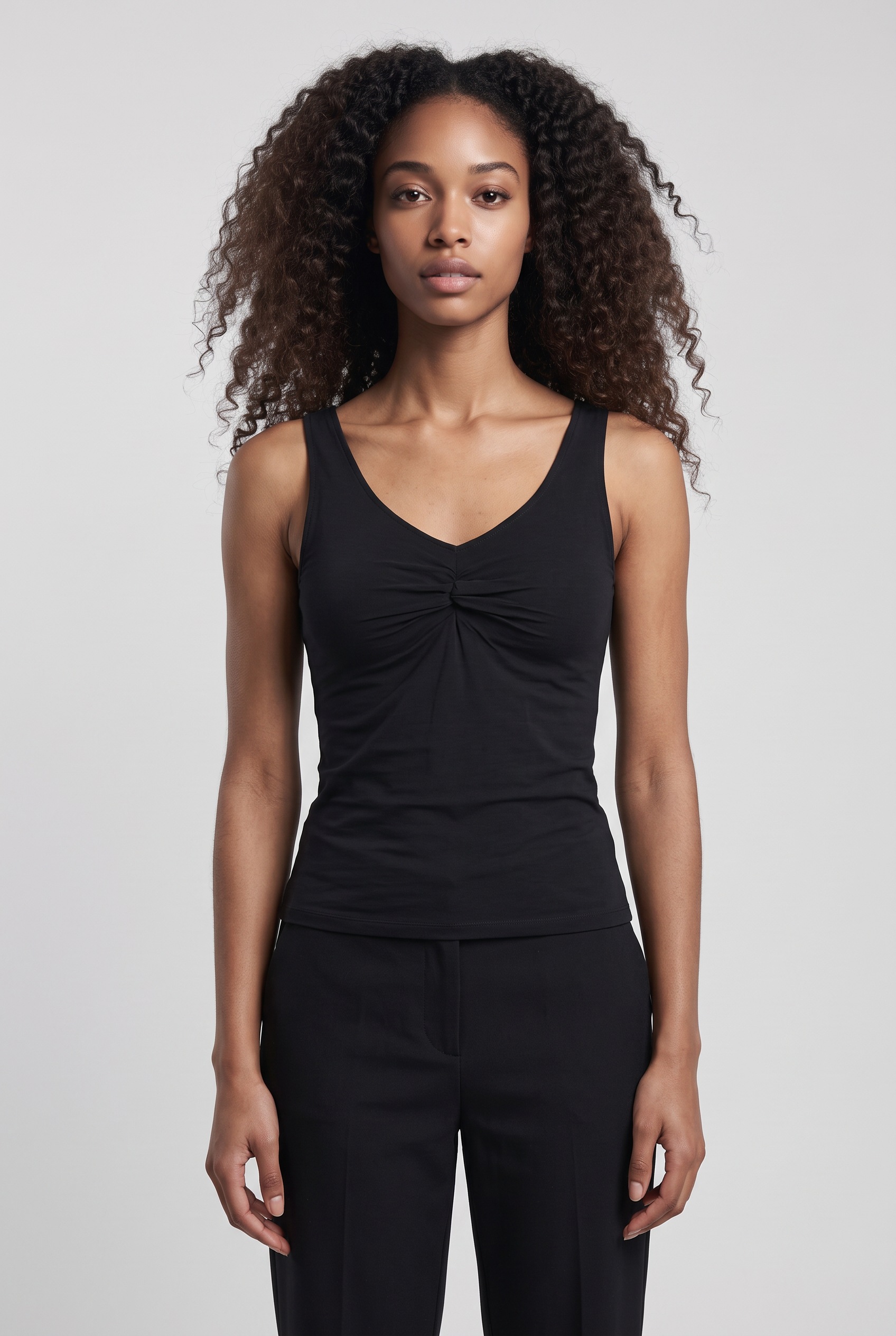 Image of pieces V-Shirt "PCMALIVA SL V-NECK TOP JRS NOOS BC" mit Raffung im Brustbereich