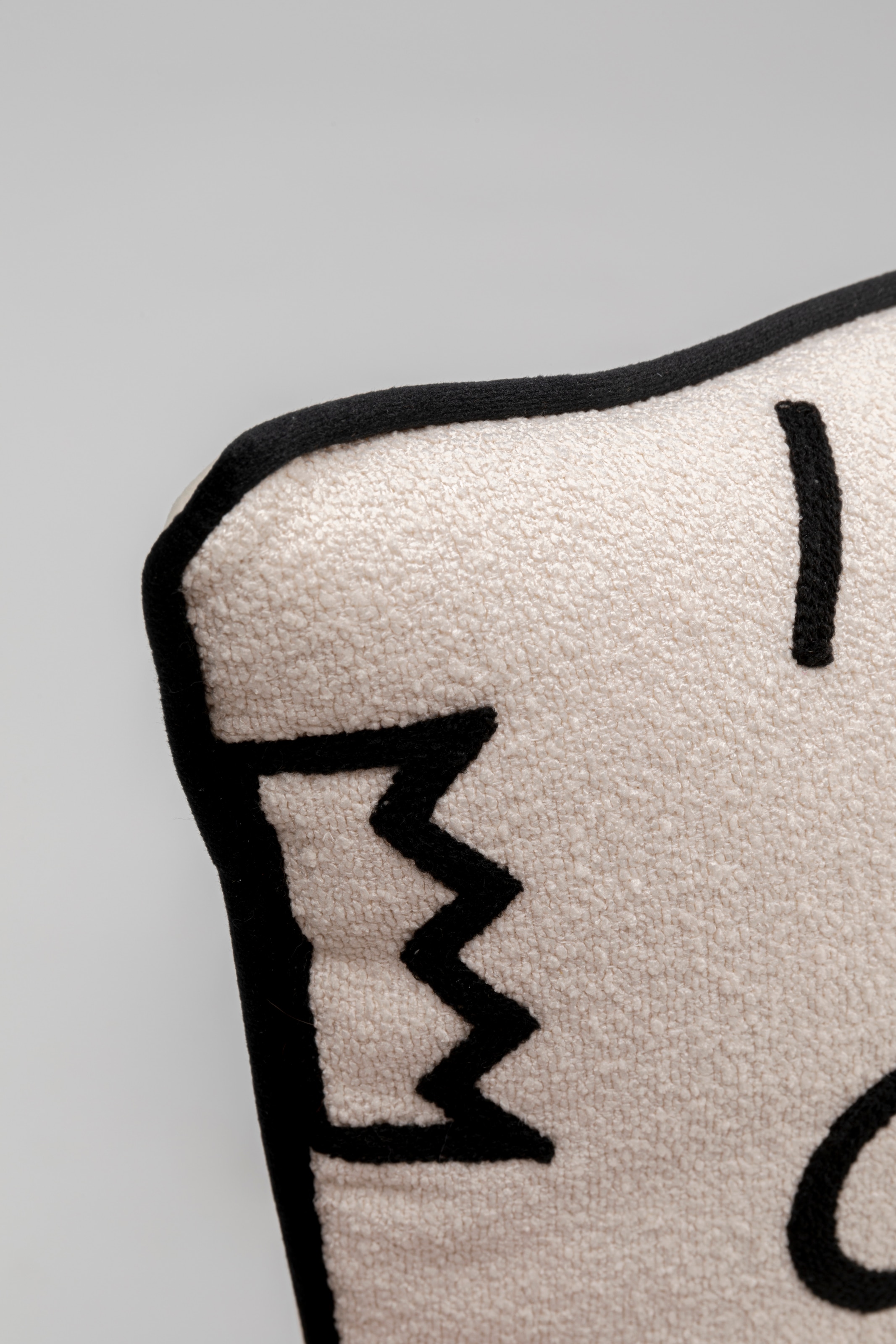 Kare Design Coussin décoratif »Geometric, Kissenhülle mit Füllung, 45x45 cm« stützt Kopf und Nacken angenehm und sorgt für erholsamen Schlaf