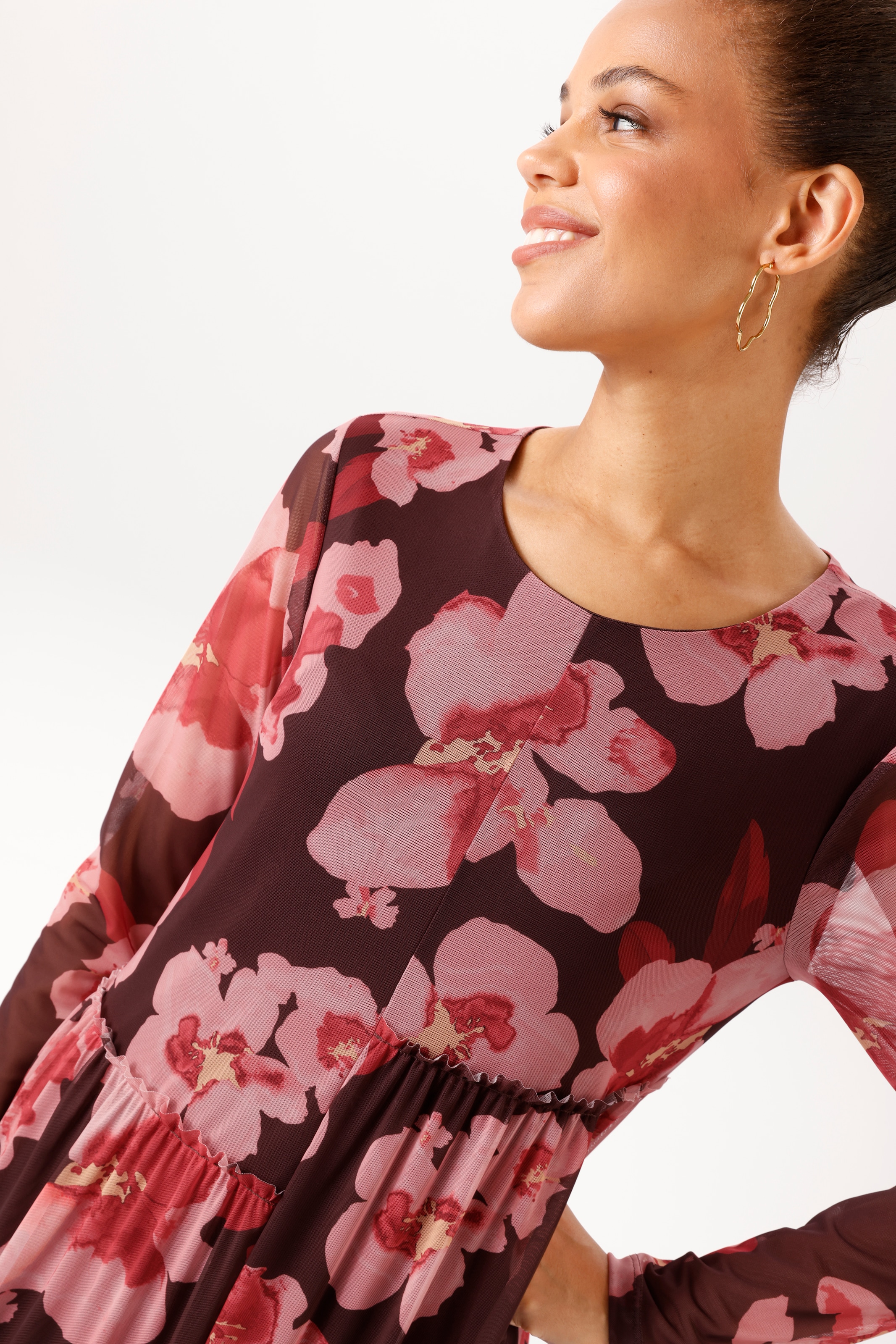 Aniston CASUAL Maxi robe imprimé de grandes fleurs décoratives - NOUVELLE COLLECTION