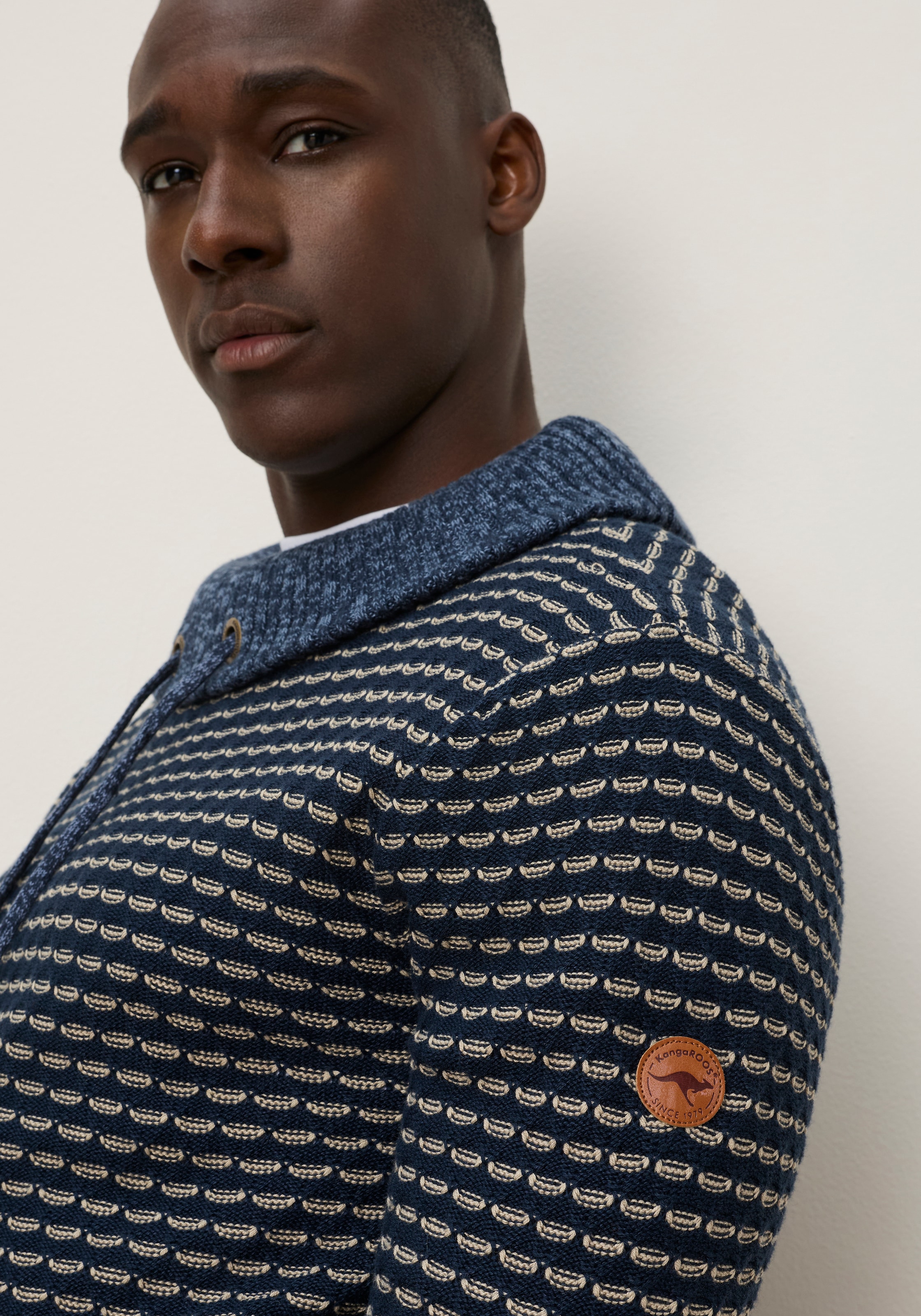 KangaROOS Rollkragenpullover aus Strick, mit Rollkragen und Kordelzügen, Langarm, Regular Fit
