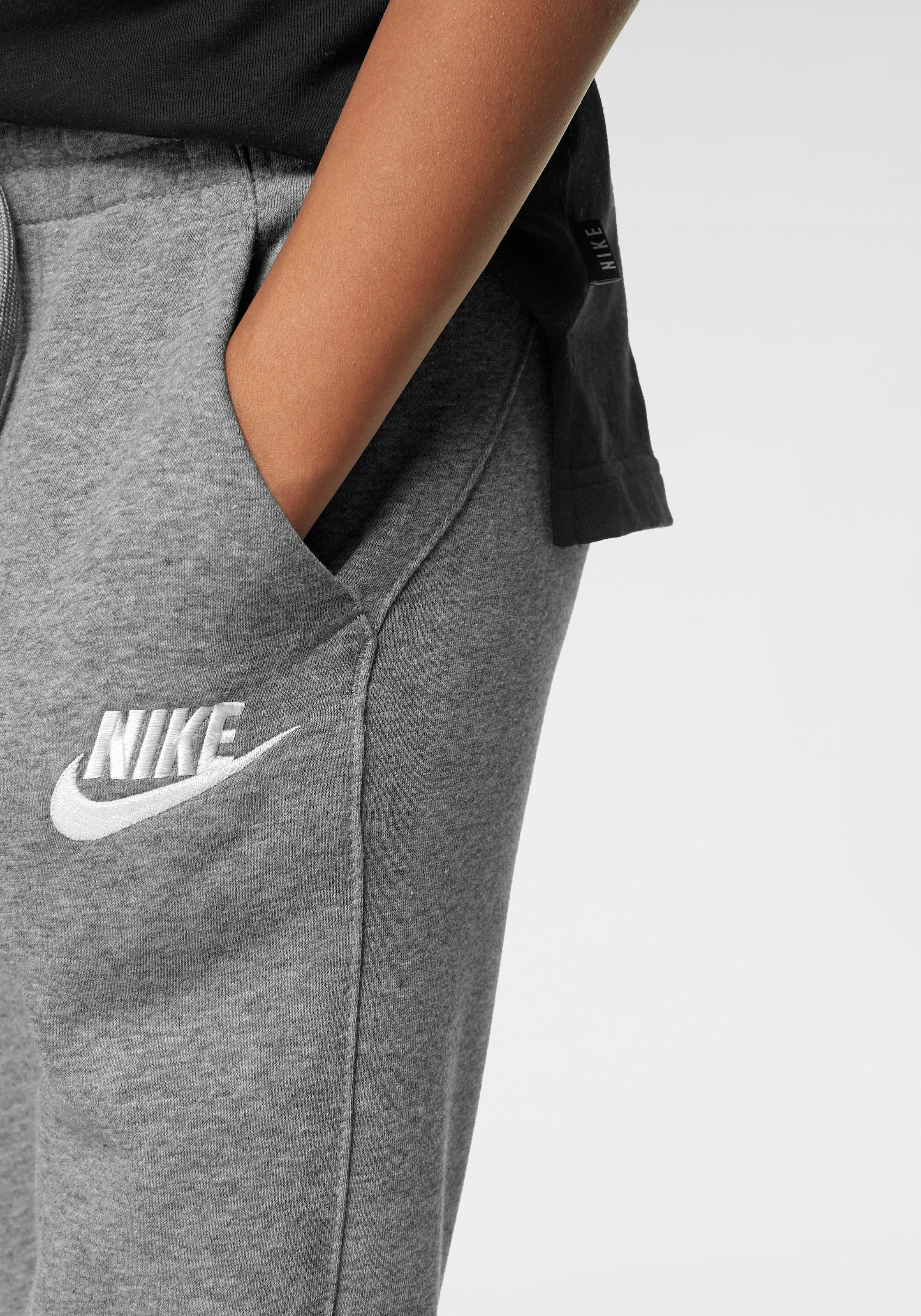 auf Nike Sportswear »B CLUB JOGGER Jogginghose FLEECE NSW Finde PANT«