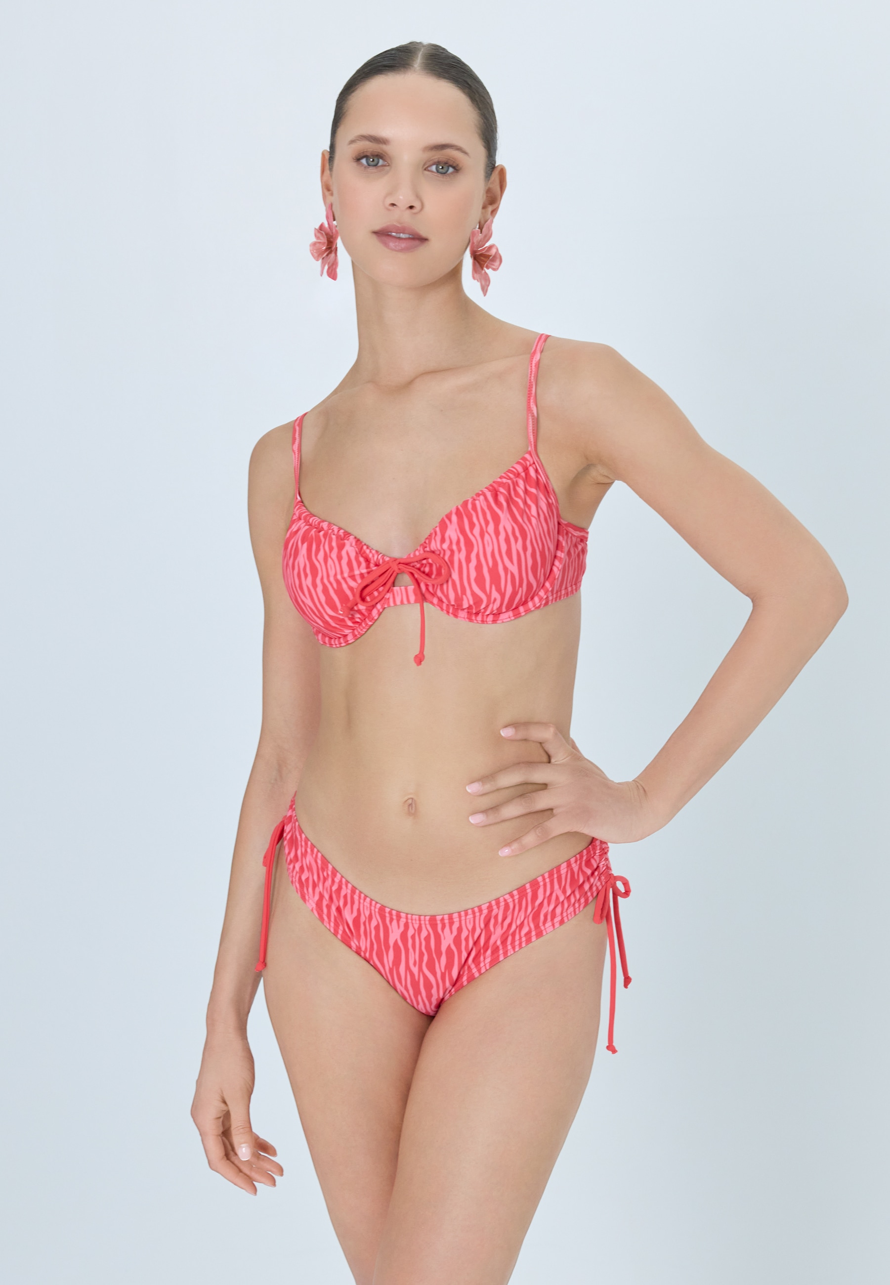 Image of LSCN by LASCANA Bügel-Bikini mit stylischem Allover-Print