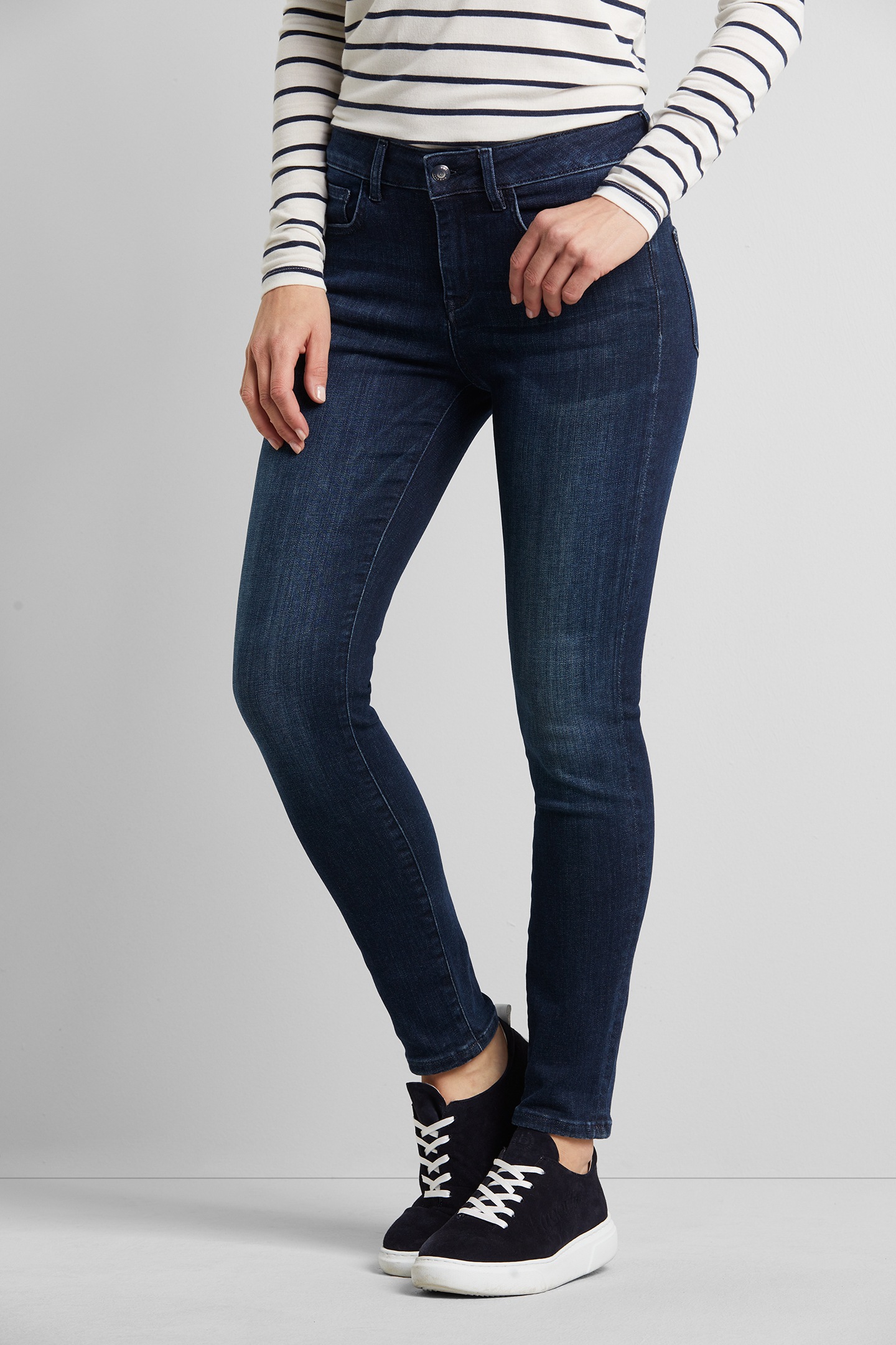 bugatti 5-Pocket-Jeans, in einer coolen Optik kaufen