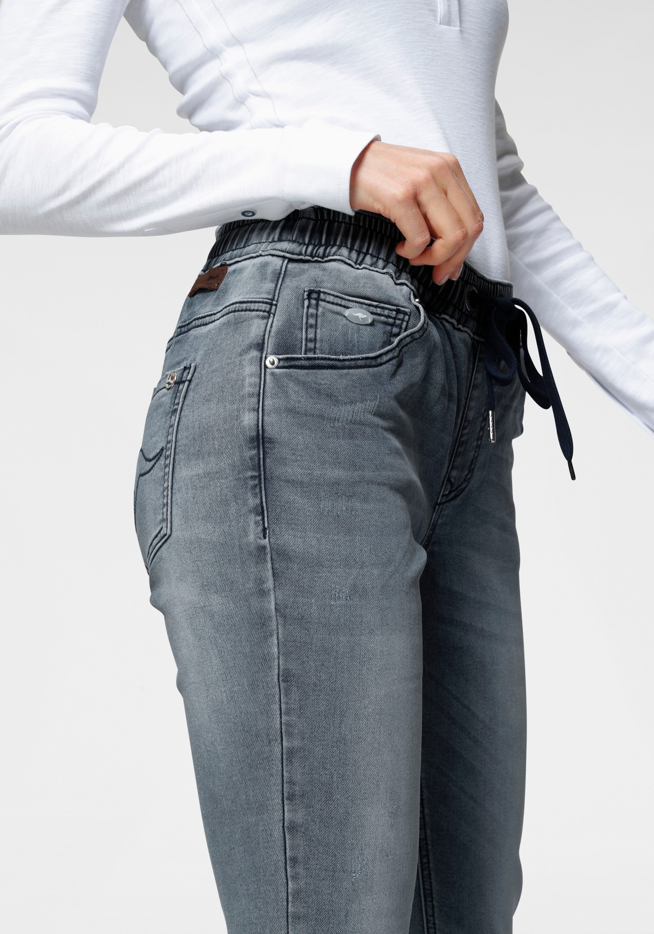 KangaROOS Pants, elastischem mit auf Bündchen Jogg Denim-Optik in versandkostenfrei