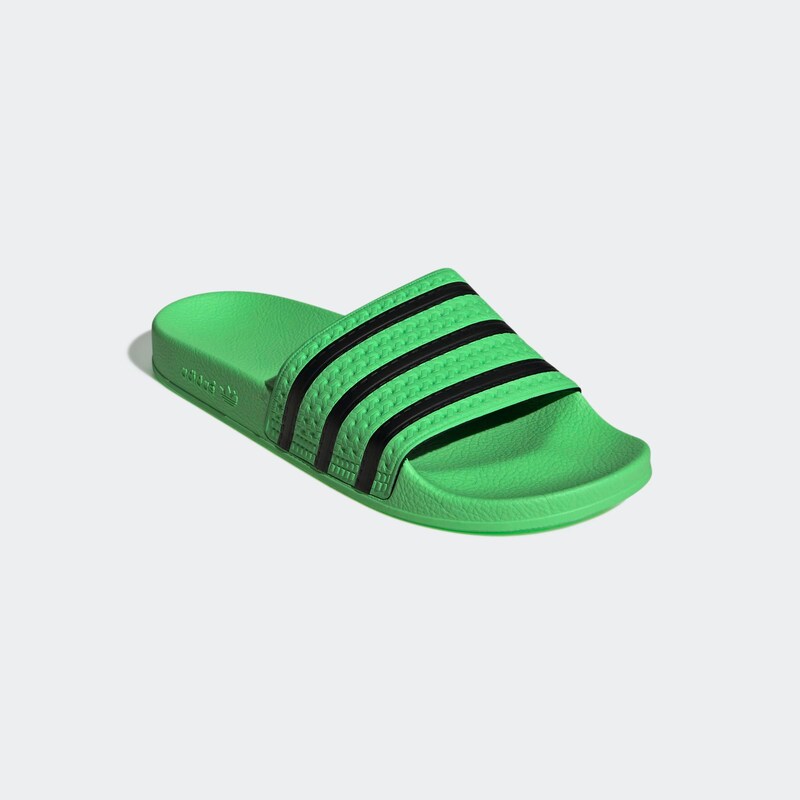 adidas Originals , Badesandale »ADILETTE SLIDES« , 43 , Das legendäre Design ist bekannt für seinen Komfort, seinen Stil und seine Vielseitigkeit.