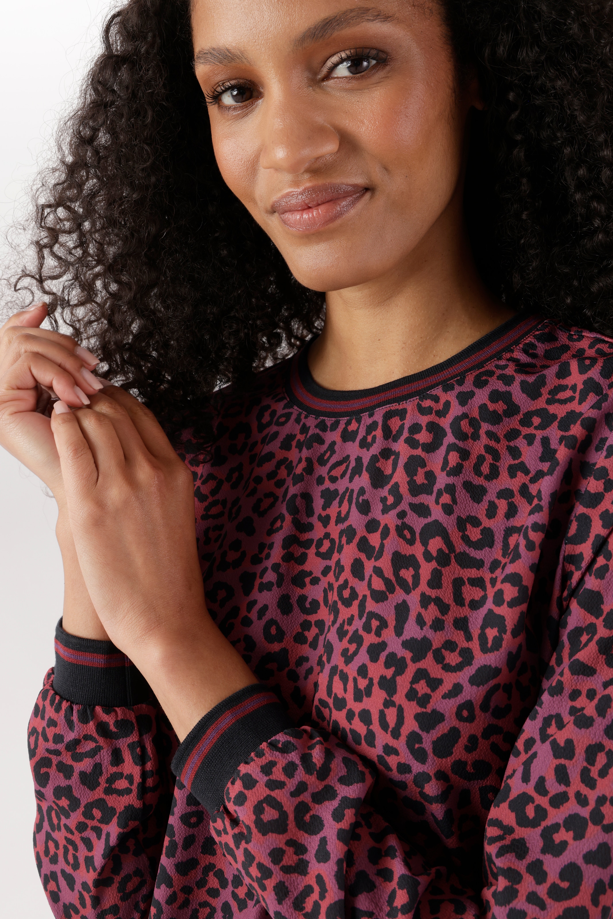 Aniston SELECTED Shirtbluse mit gestreiften Bündchen und Lepoarden-Print allover - NEUE KOLLEKTION