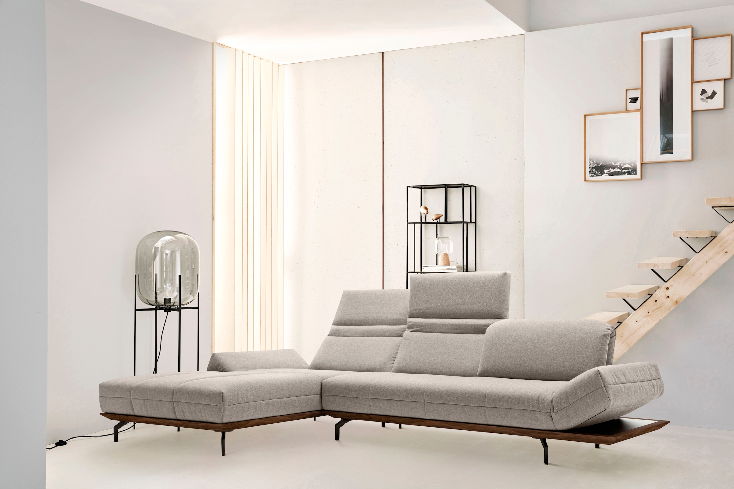 Creation BY ROLF BENZ Canapé d'angle »CR.420, Designecksofa, L-Form« en 2 qualités, cadre en bois chêne naturel ou noyer, largeur 293 cm