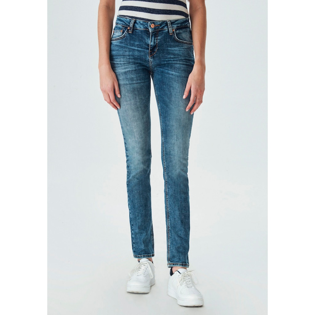 LTB Slim-fit-Jeans »ASPEN Y«, mit toller Backpocket-Stickerei