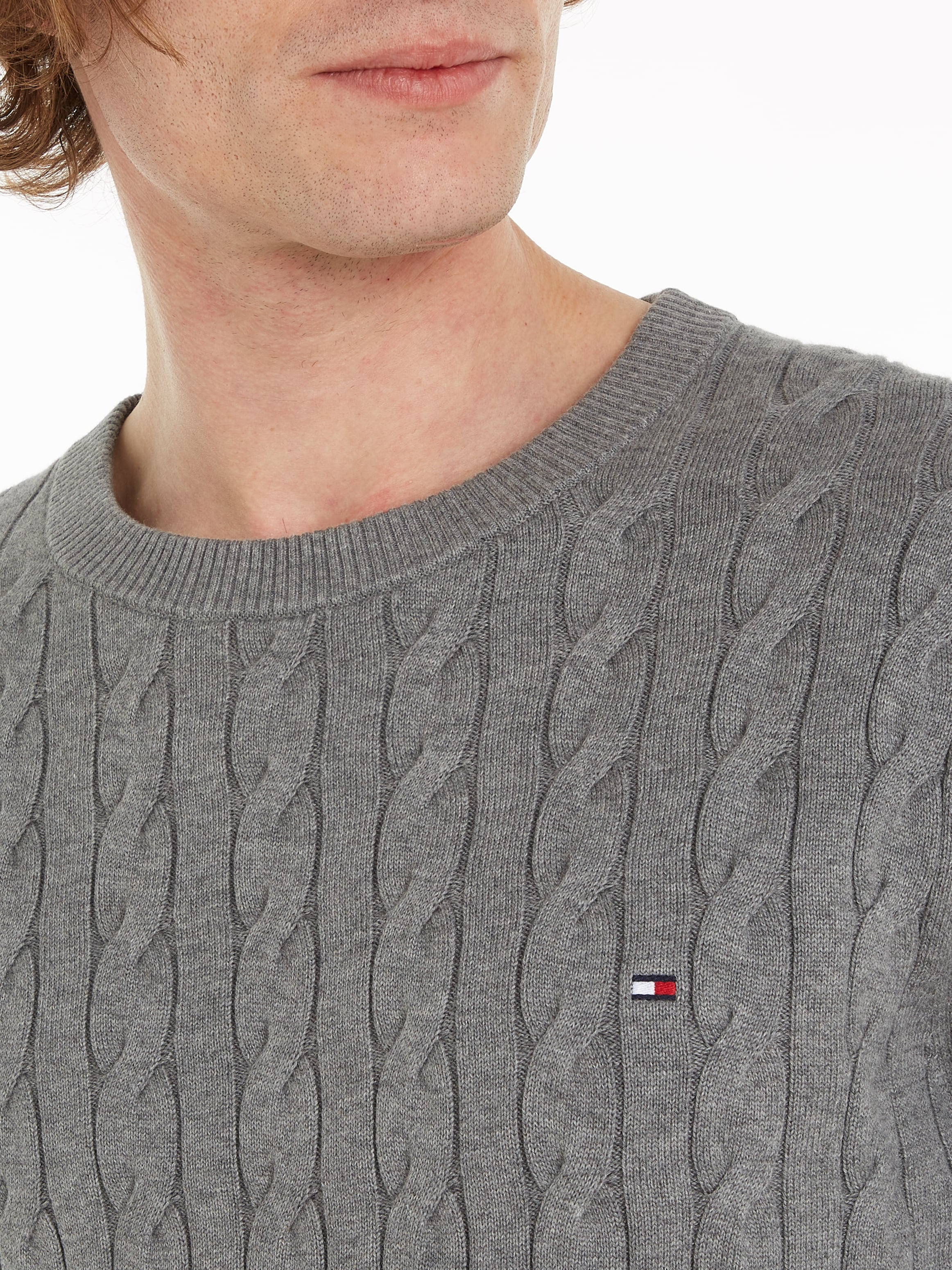 Tommy Hilfiger Strickpullover »CLASSIC CABLE CREW NECK mit Strukturstrick und Flaglabel« unifarben, casual, regular fit, Baumwolle, Rundhals