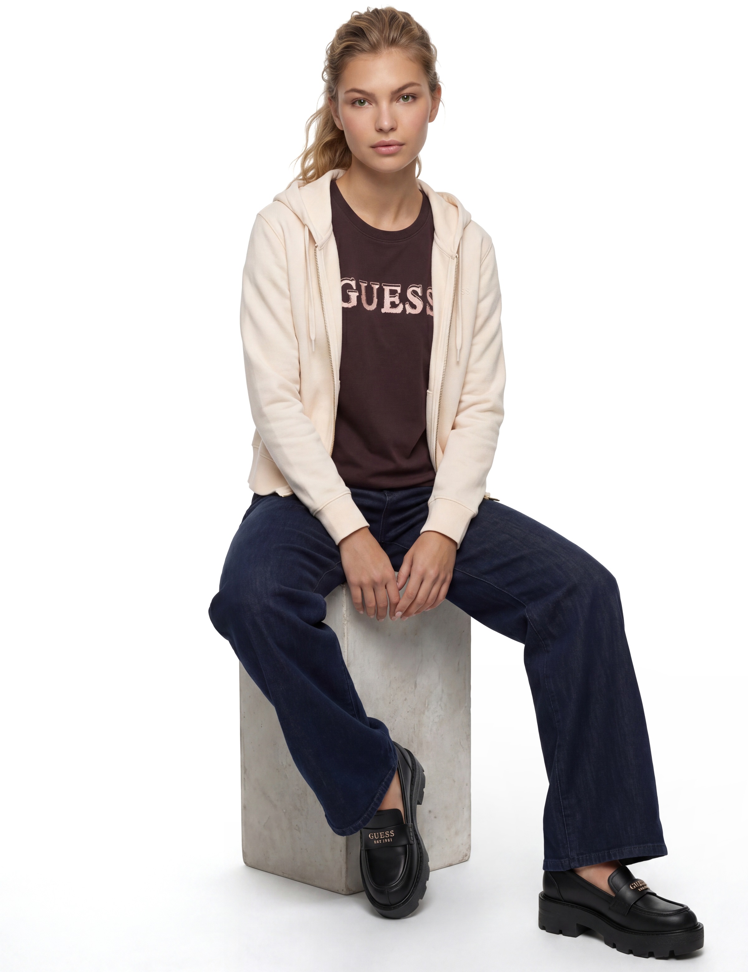 Guess Kapuzensweatjacke »SOFIA ZIPPER SWEATSHIRT« mit Logostickerei, Baumwollmix
