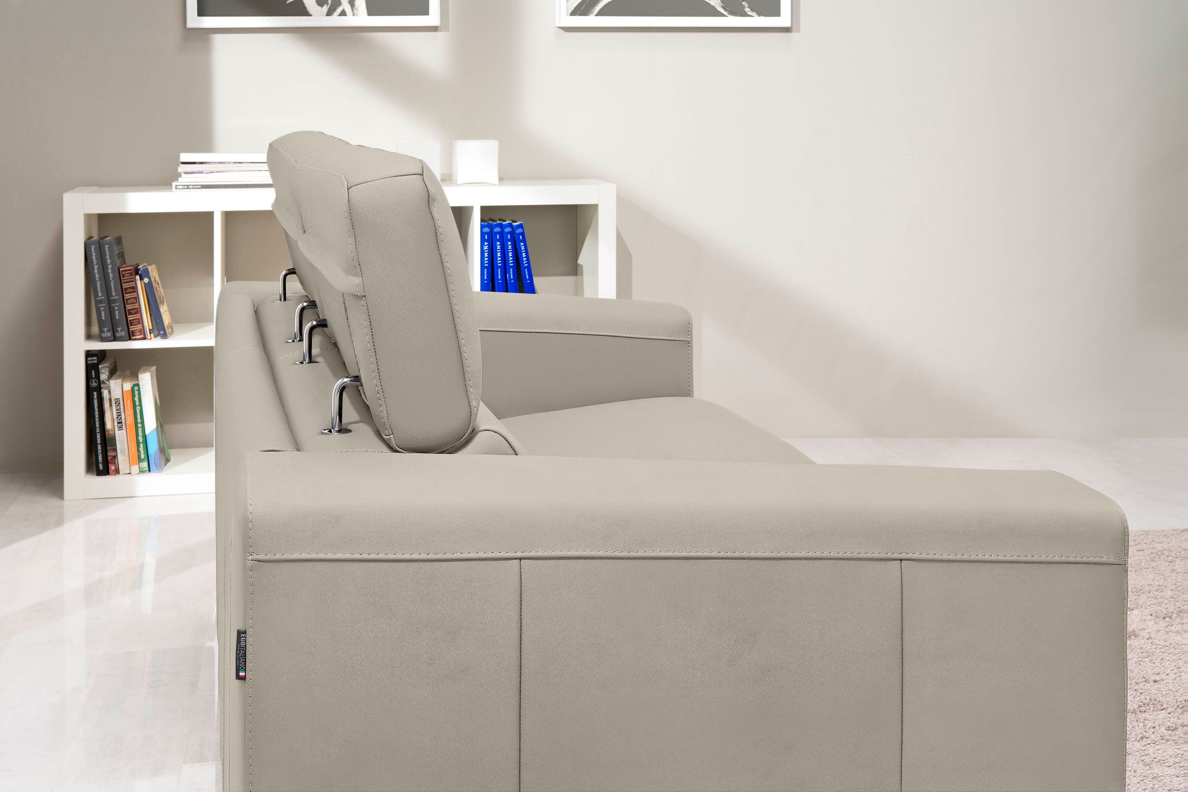 Egoitaliano 2,5-places »Cabiria, Design und super Sitzkomfort« avec appuie-têtes réglables manuellement, avec pieds en métal