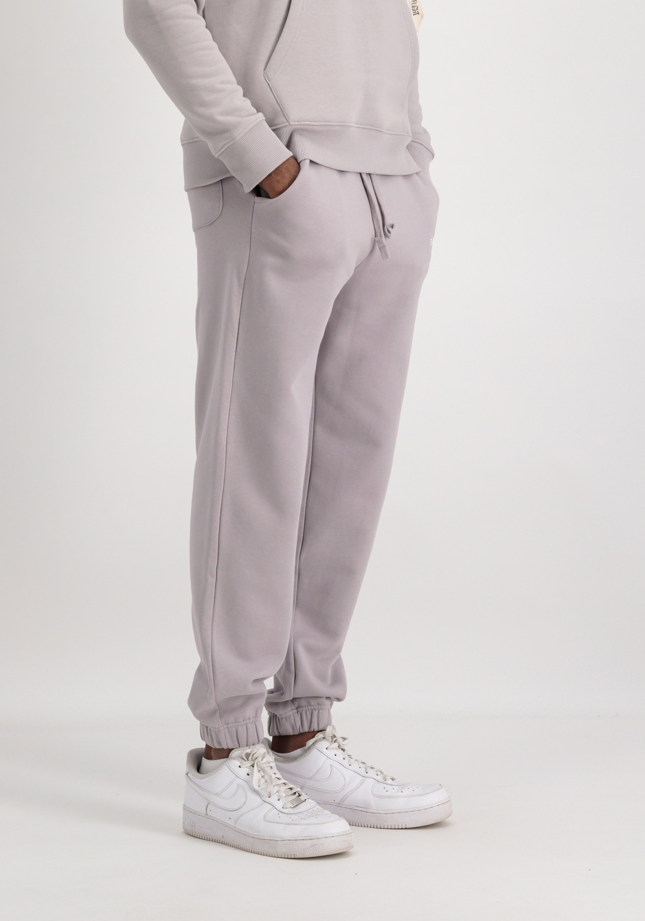Alpha Industries Jogginghose »Alpha Industries Men - Jogger Organics EMB Regular Jogger«