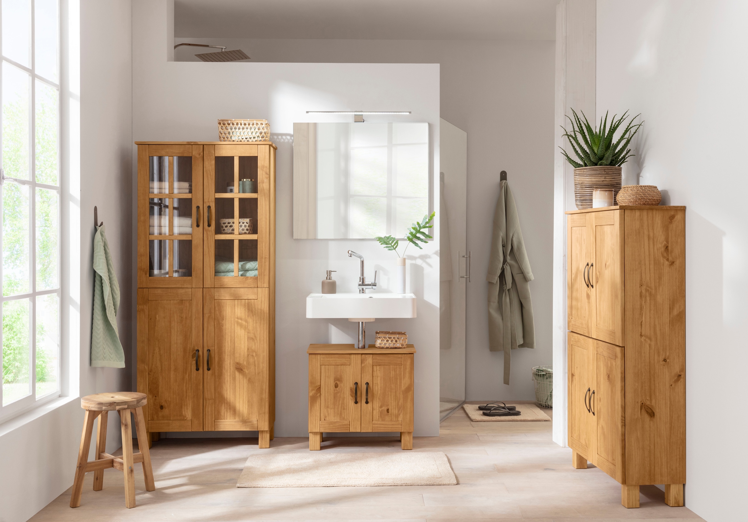 Home affaire Midischrank »Rodby«, FSC®-zertifiziertes Massivholz, Breite 75cm, Höhe 130cm