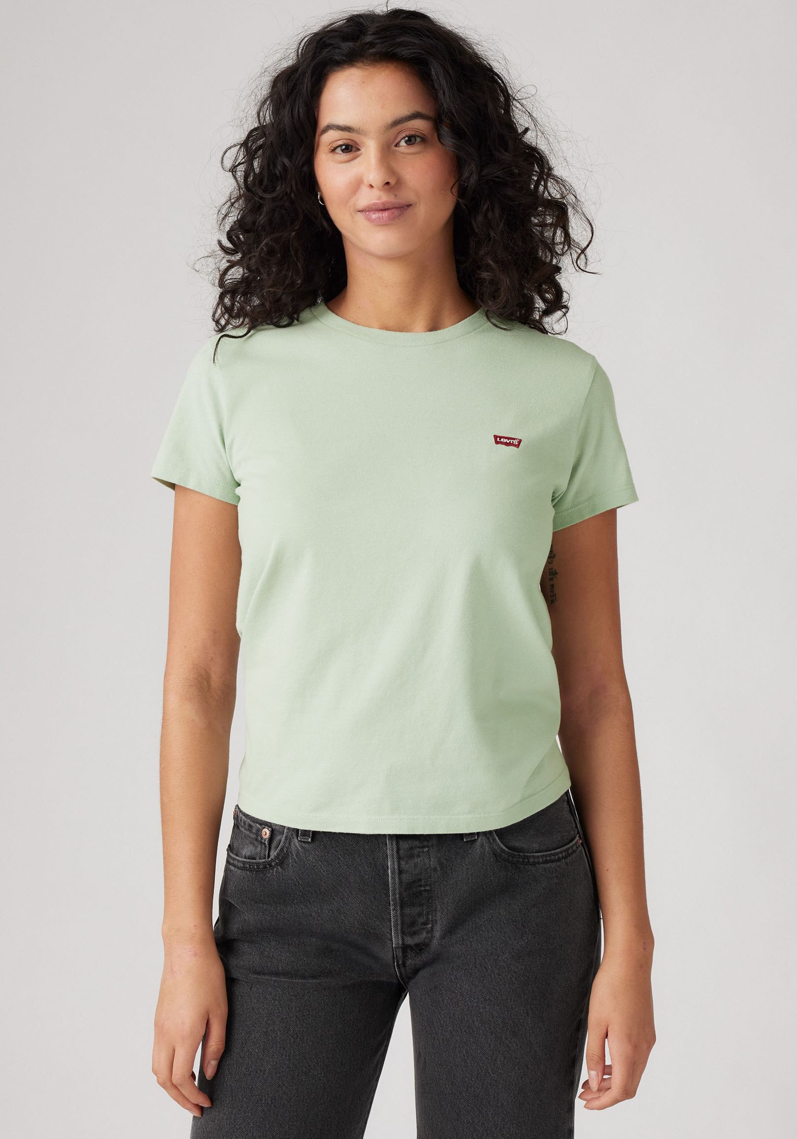 Levi's® T-Shirt »TEE Minilogo«, mit kleiner Logostickerei