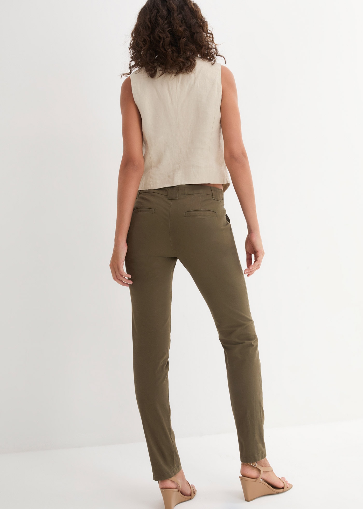 bonprix Chinos  forme étroite, avec plis sur la ceinture et poches pratiques