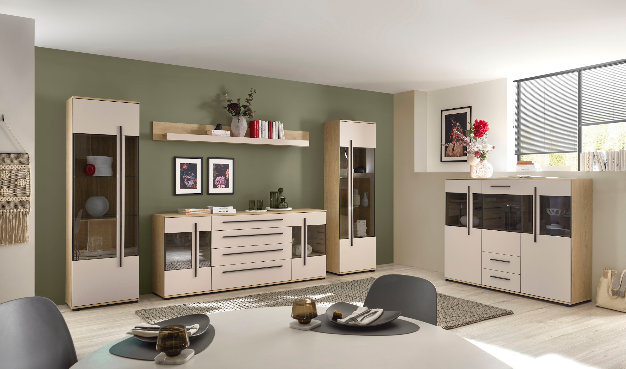 Home affaire Buffet haut »Cantara, moderner Schrank, Vitrine in Eiche Dekor, Weiss oder Kaschmir« poignées noires en barre, espace de rangement suffisant, polyvalent
