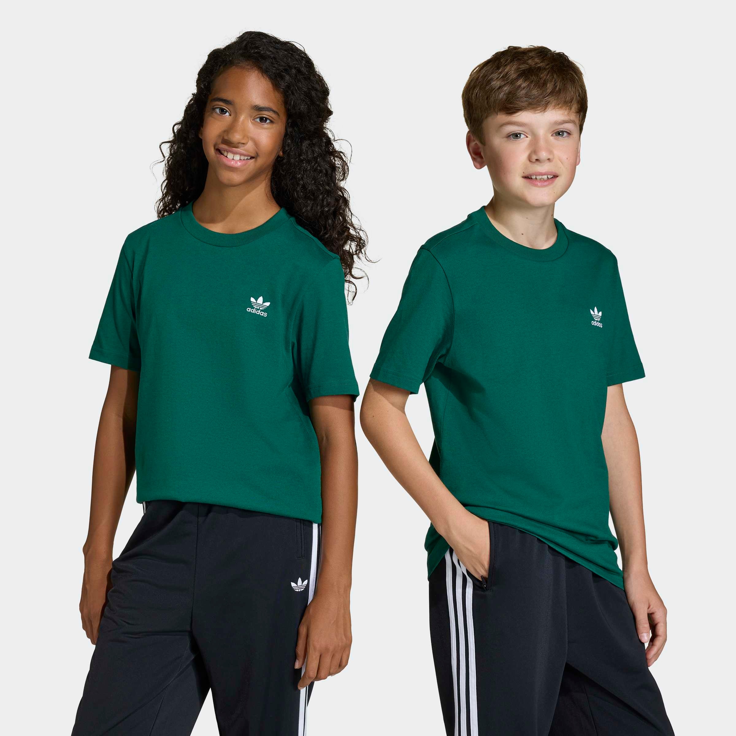 adidas Originals T-shirt »TEE« pour enfants et adolescents, avec détails côtelés, col rond