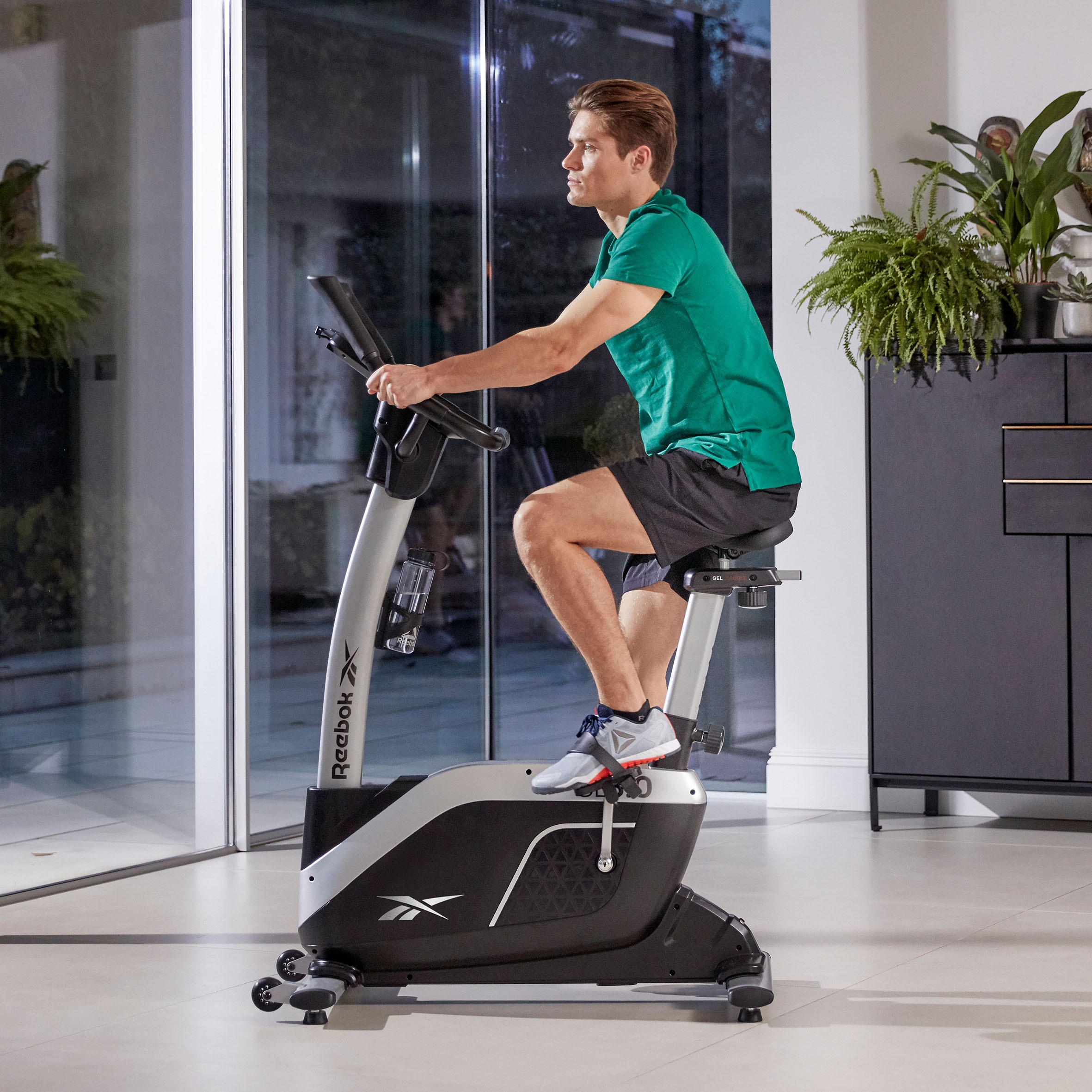 Reebok Ergometer »SL8.0 Fahrrad-Ergometer«, Schwungmasse ca. 10 kg, 24 Widerstandsstufen