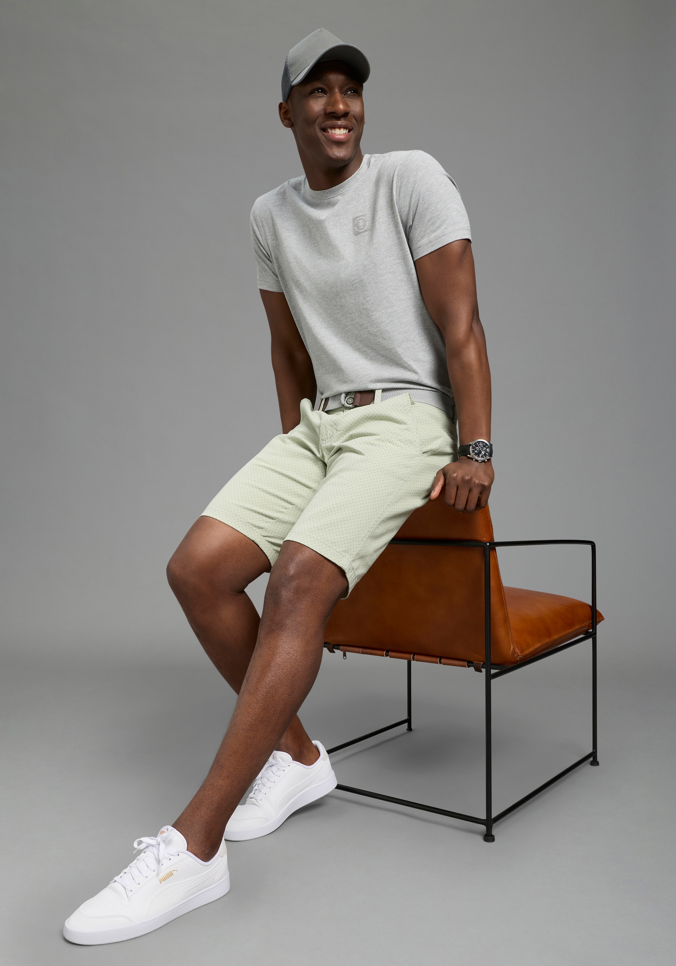 DELMAO Shorts  kniefrei, gerades Bein, mit Eingrifftaschen und Gesässtaschen