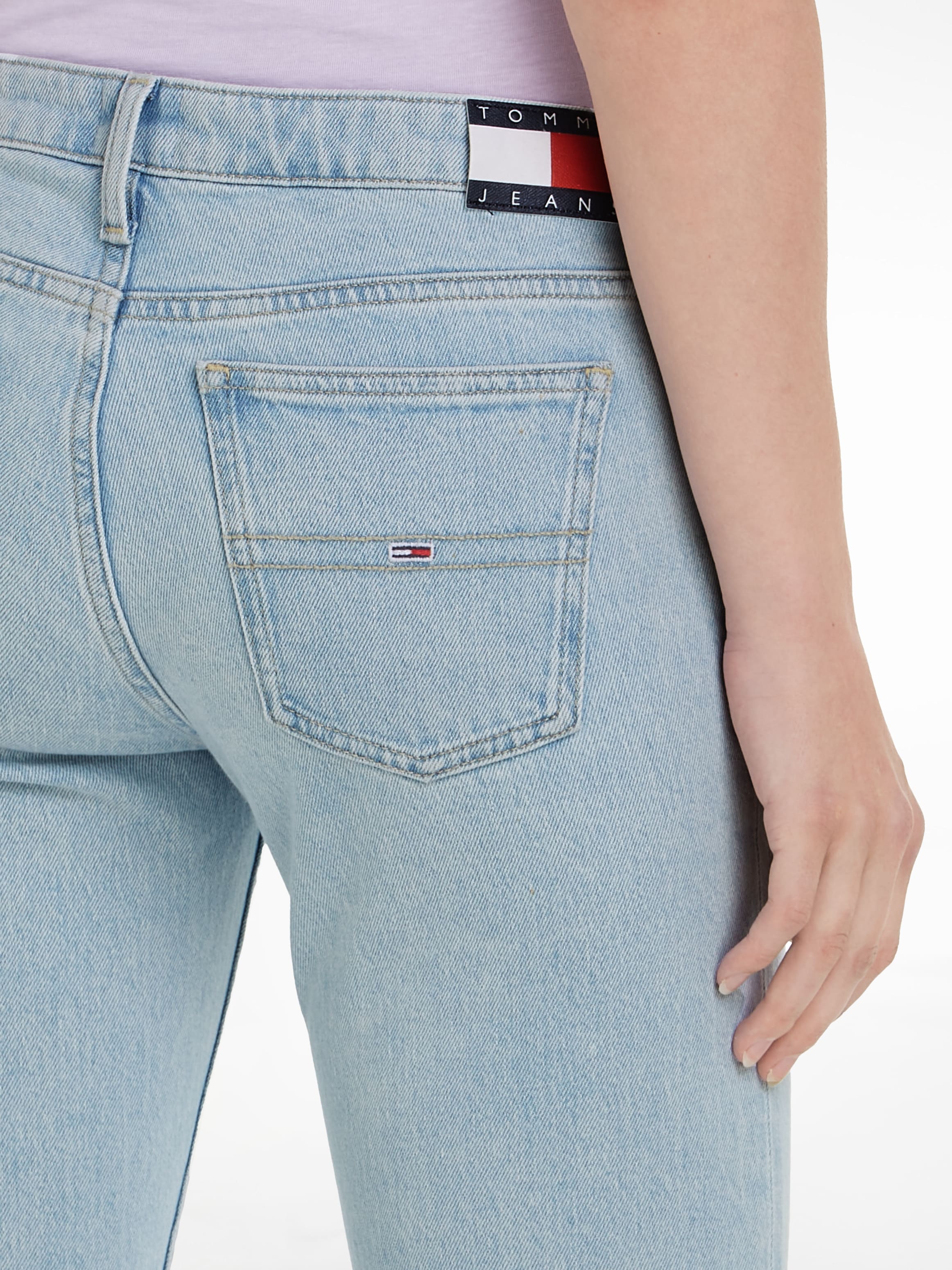 Tommy Jeans Bequeme Jeans, mit Ledermarkenlabel