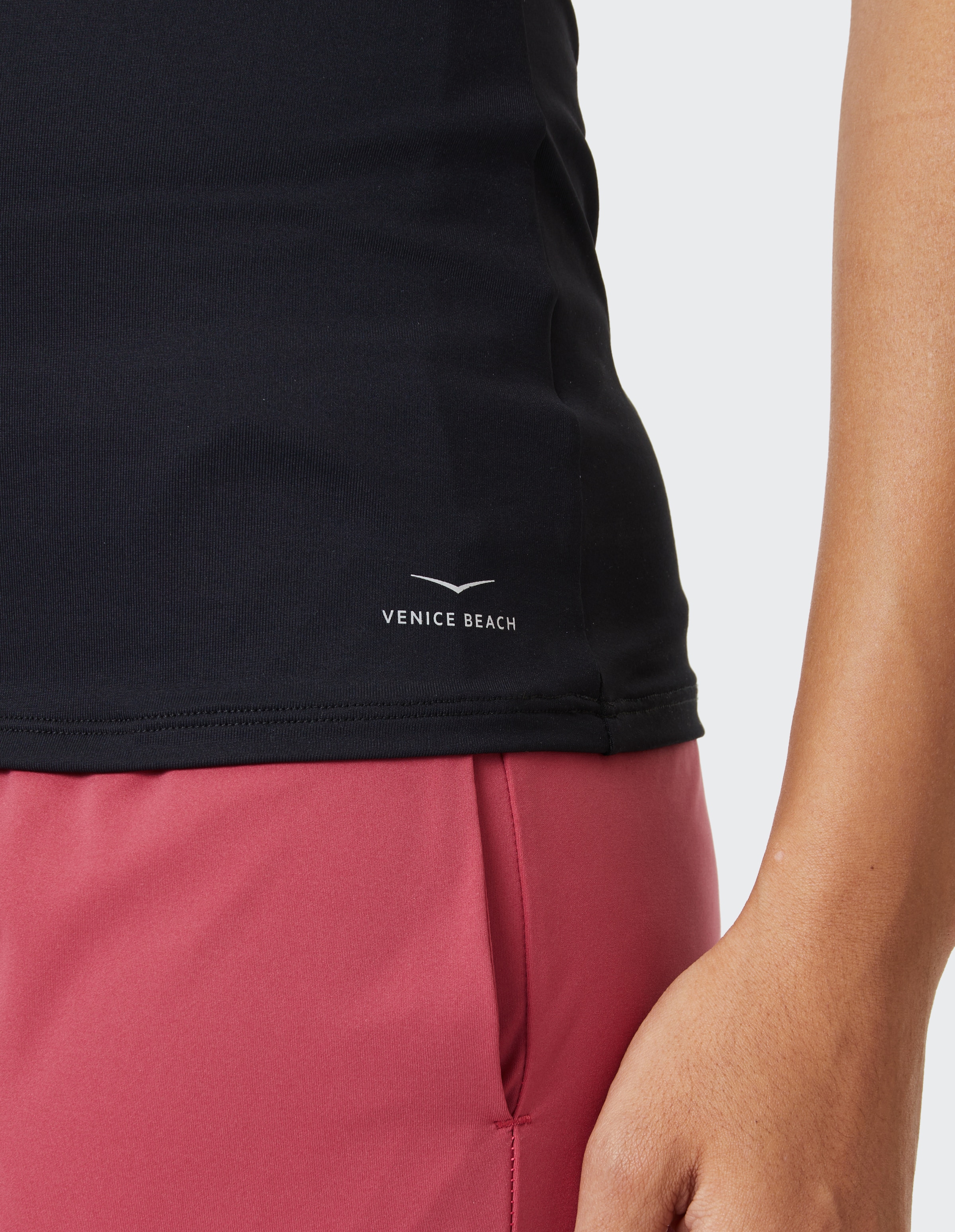 Venice Beach T-Shirt »T-SHIRT ELEAM« sportlicher Stil, leichtes und elastisches Material