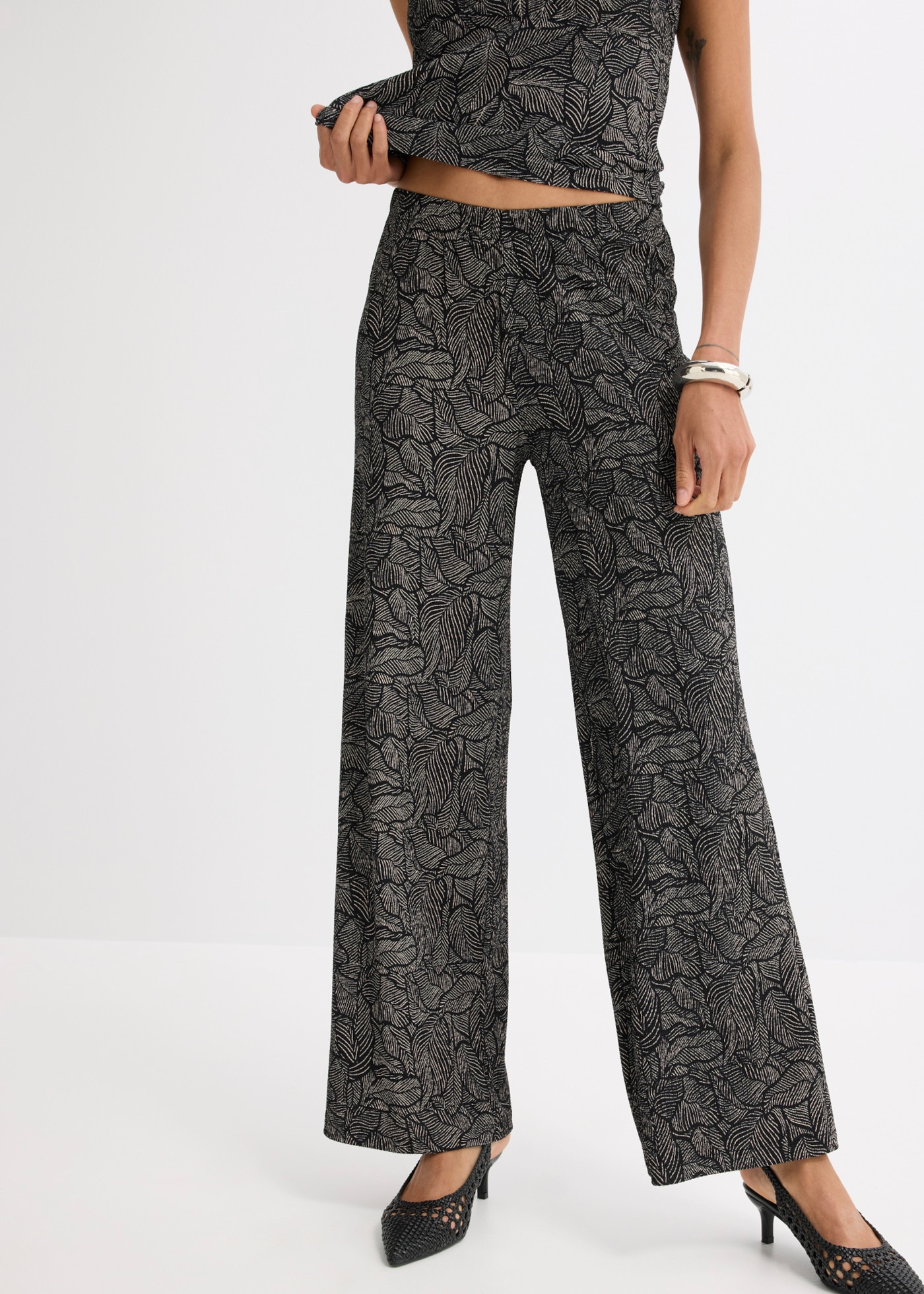 Image of bonprix Jerseyhose mit auffälligem Druck, regular fit Passform, elastisches Material