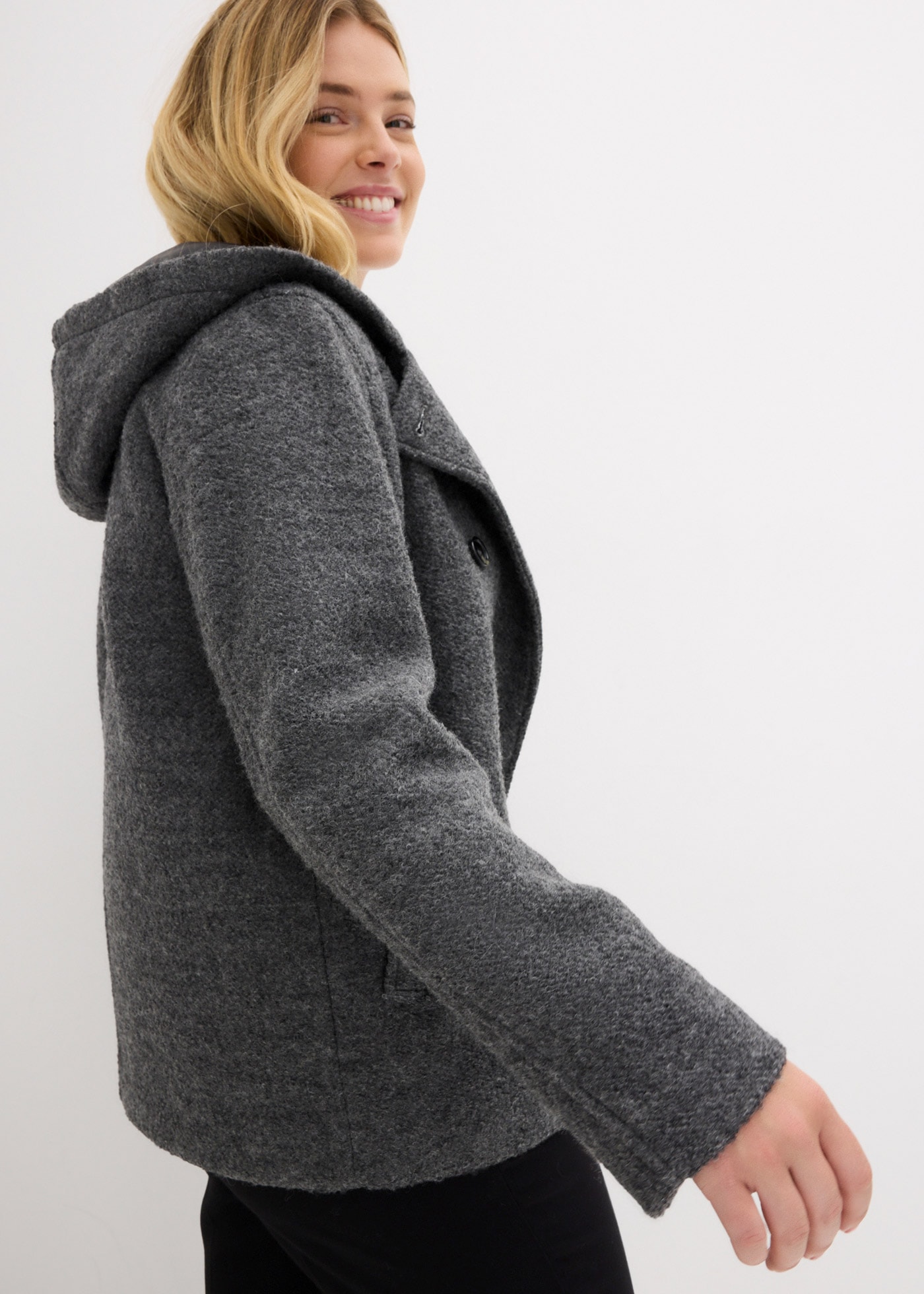 bonprix Cabanjacke mit Kapuze moderner Look, aus kuscheligem Bouclé-Material, mit Kapuze